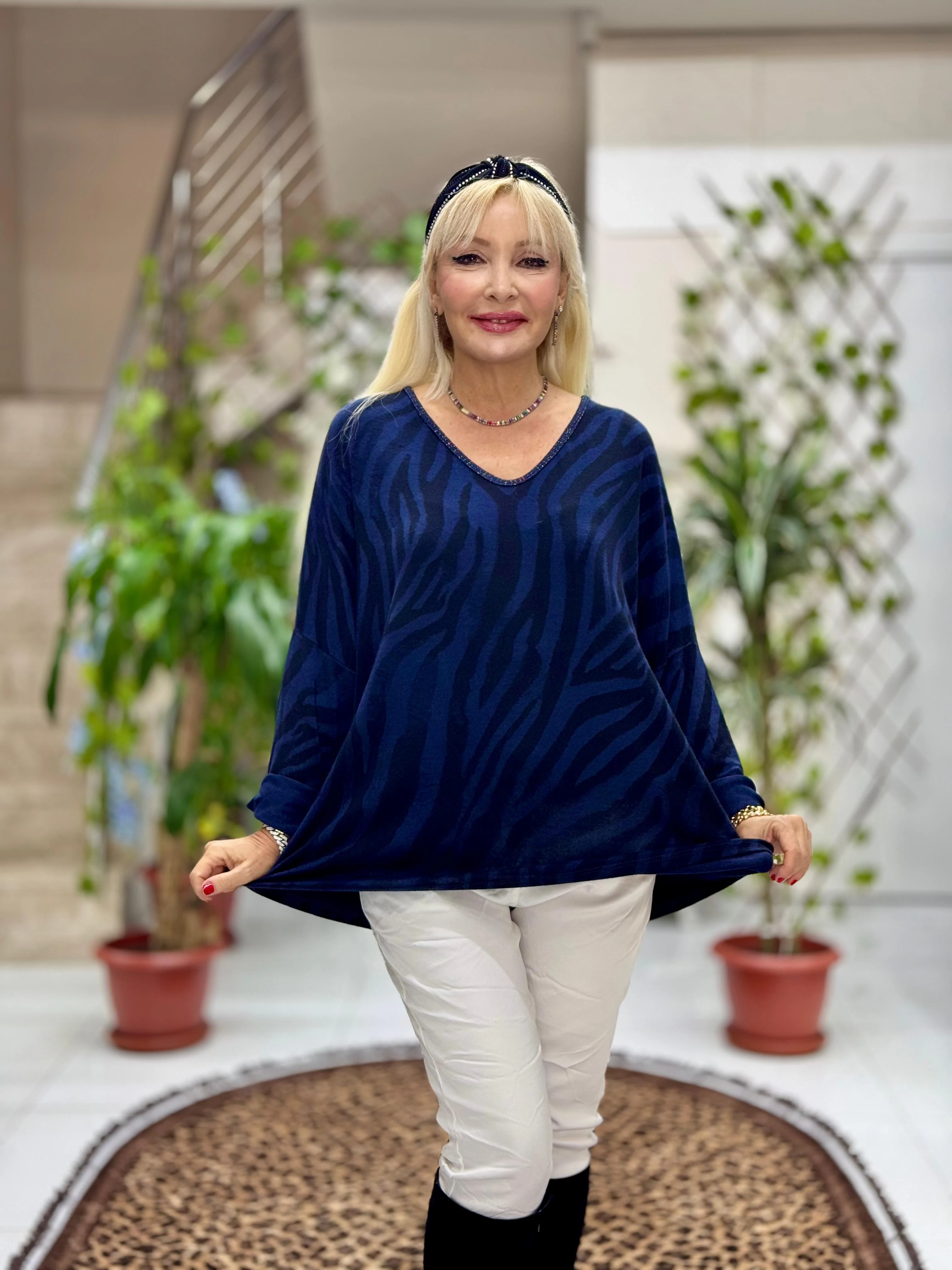 YG13003 Zebra Desen V Yaka Simli İtalyan Triko Bluz Lacivert