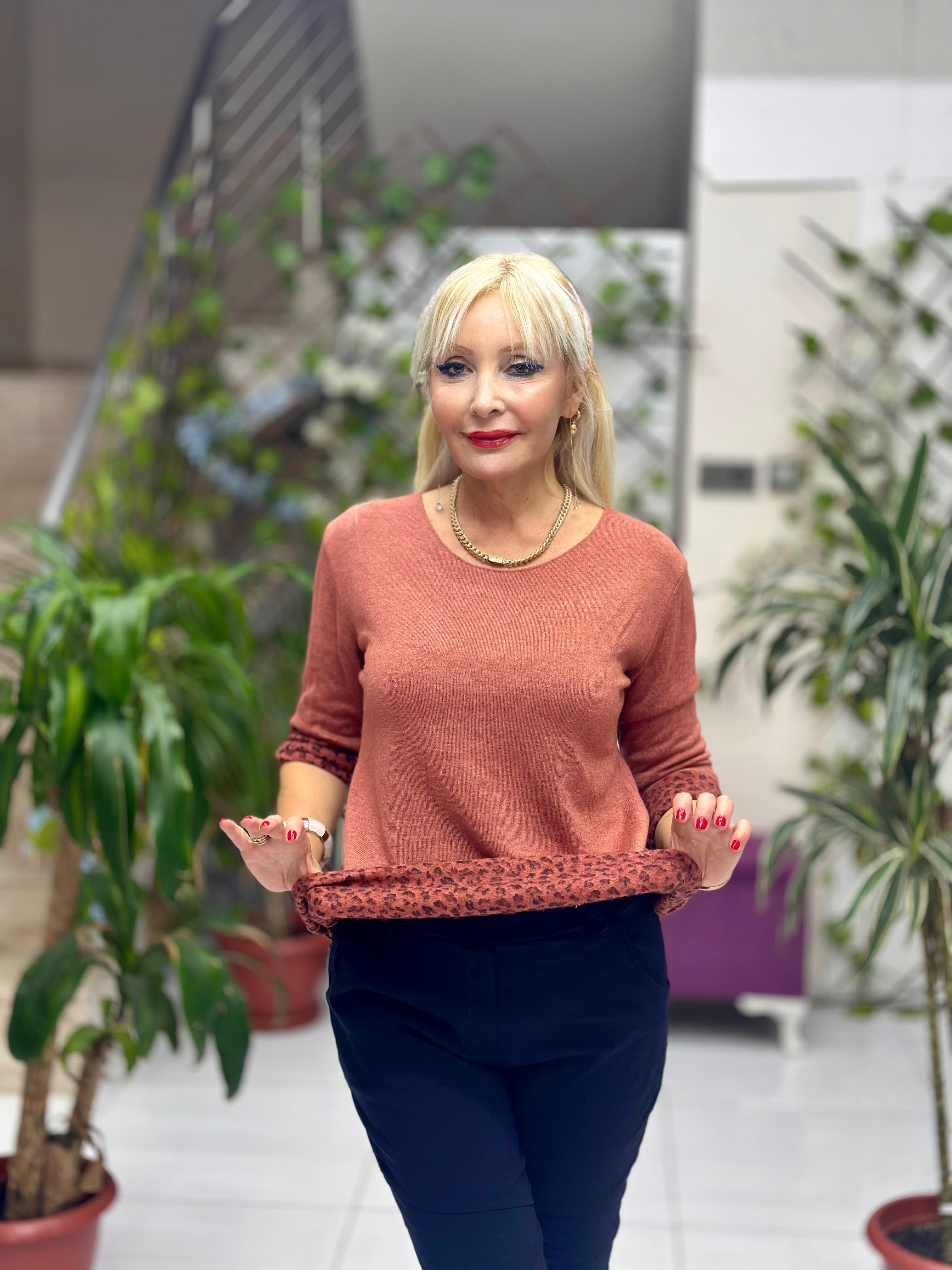 NC218181 İçi Leoparlı Yuvarlak Yaka Triko Büyük Kalıp Bluz Kiremit