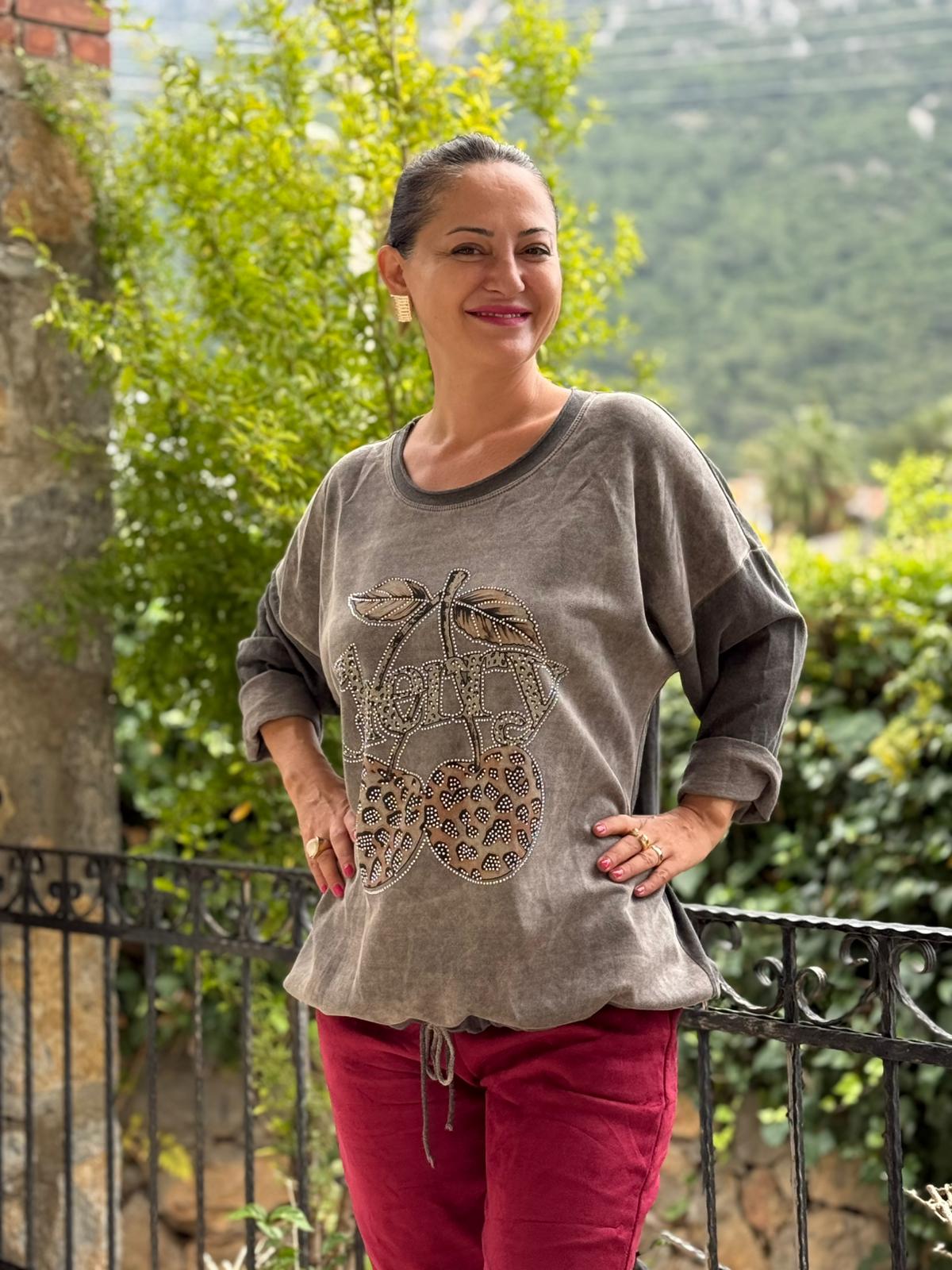 YG12098 Kiraz Baskılı Taşlı İtalyan Sweatshirt Vizon