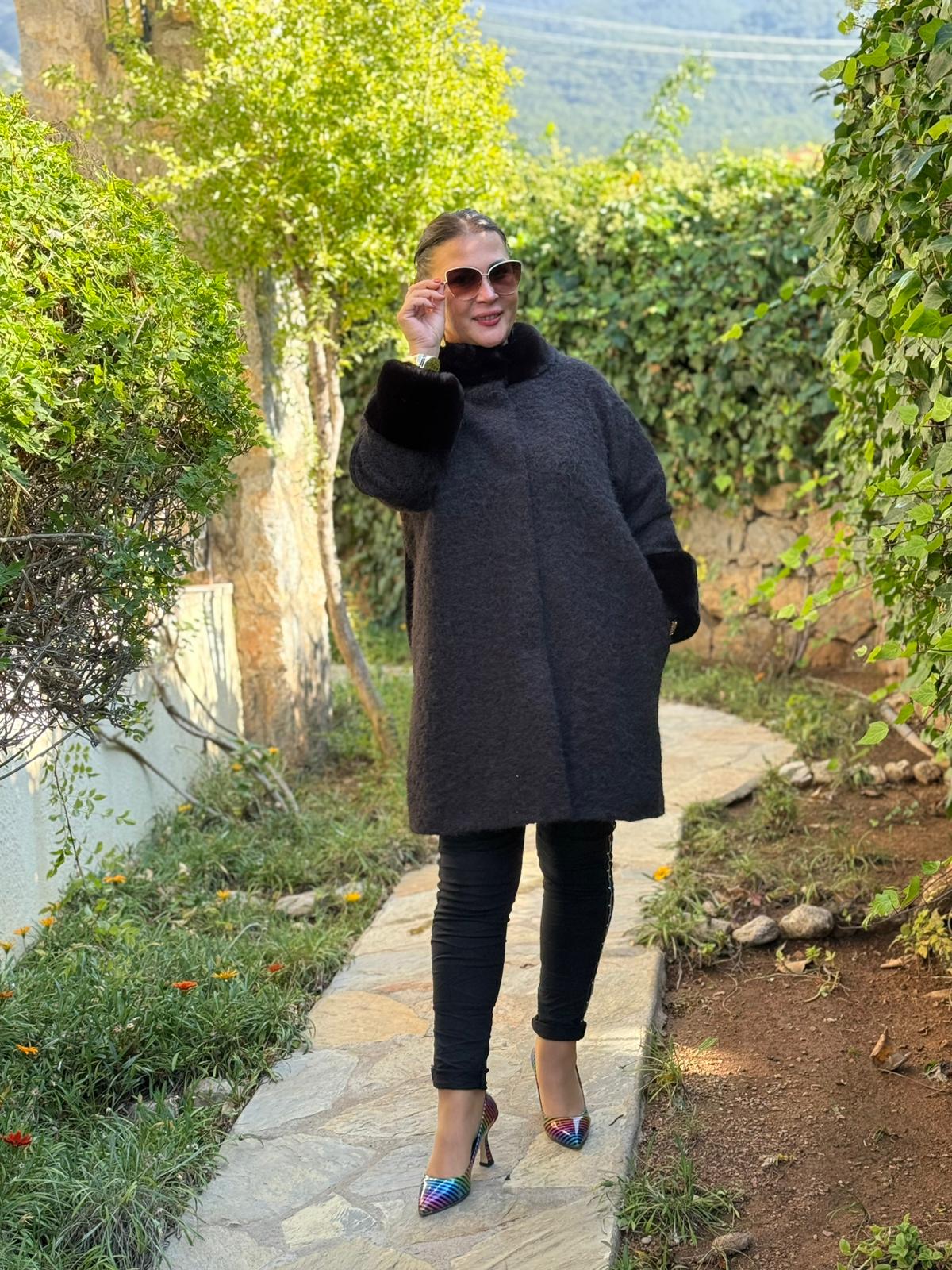 N2238 Abrigo Napa Leopardo Cremallera Negro