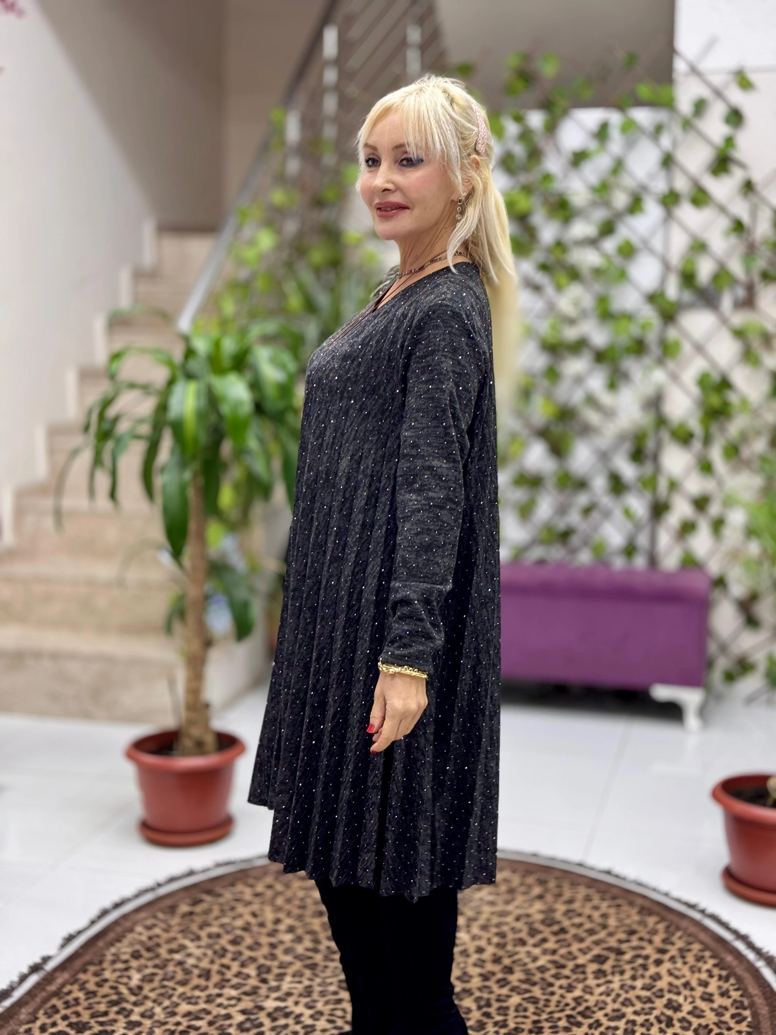 NC21419 Kolyeli Taşlı Pileli İtalyan Triko Elbise Siyah