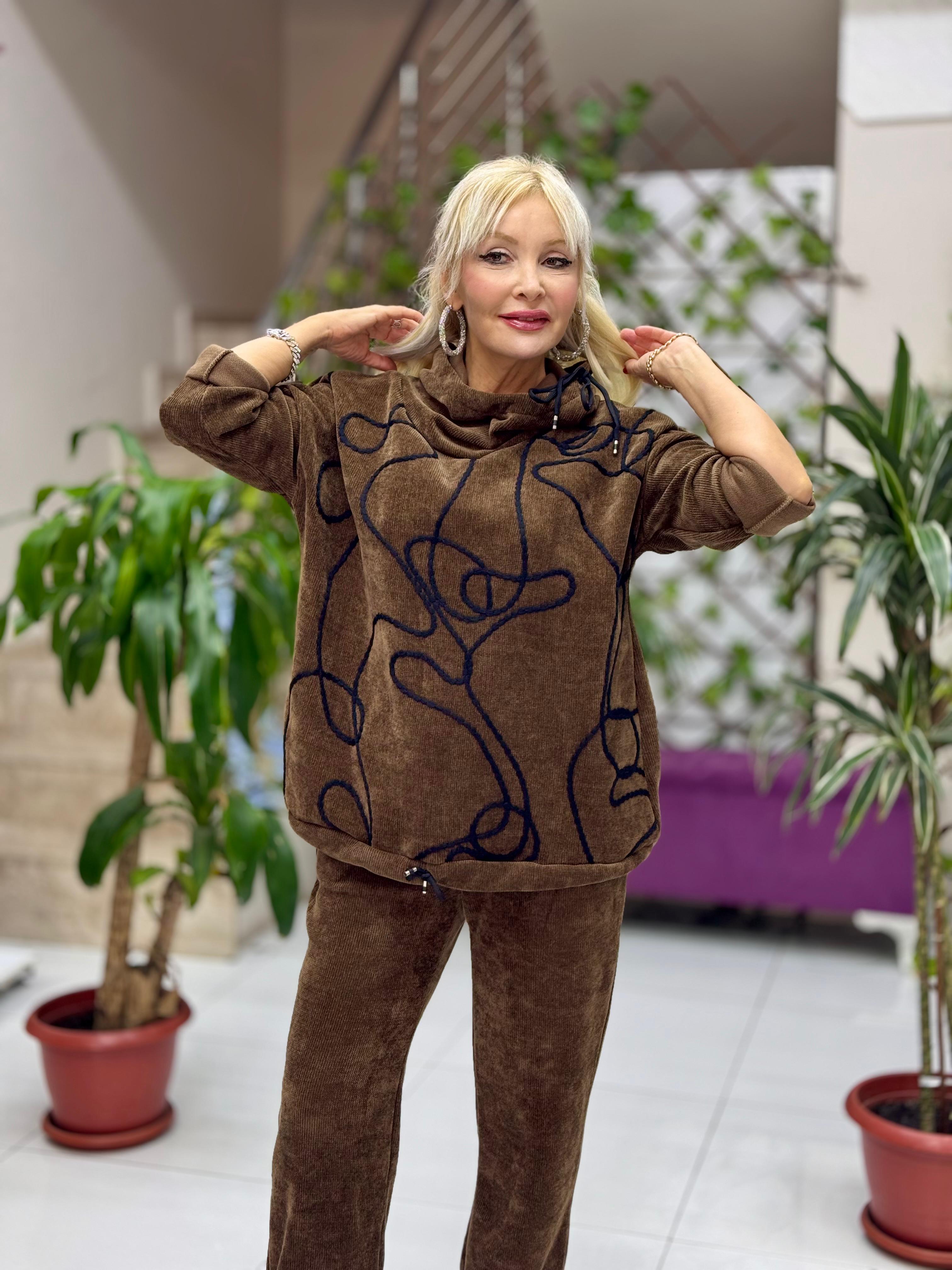 NC15531 İp Desenli Degaje Yaka İtalyan Kadife Takım Kahverengi