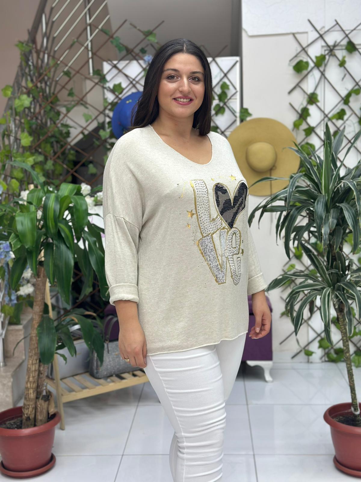 P65111 Prendas de punto italianas con detalles de piedras y lentejuelas Love