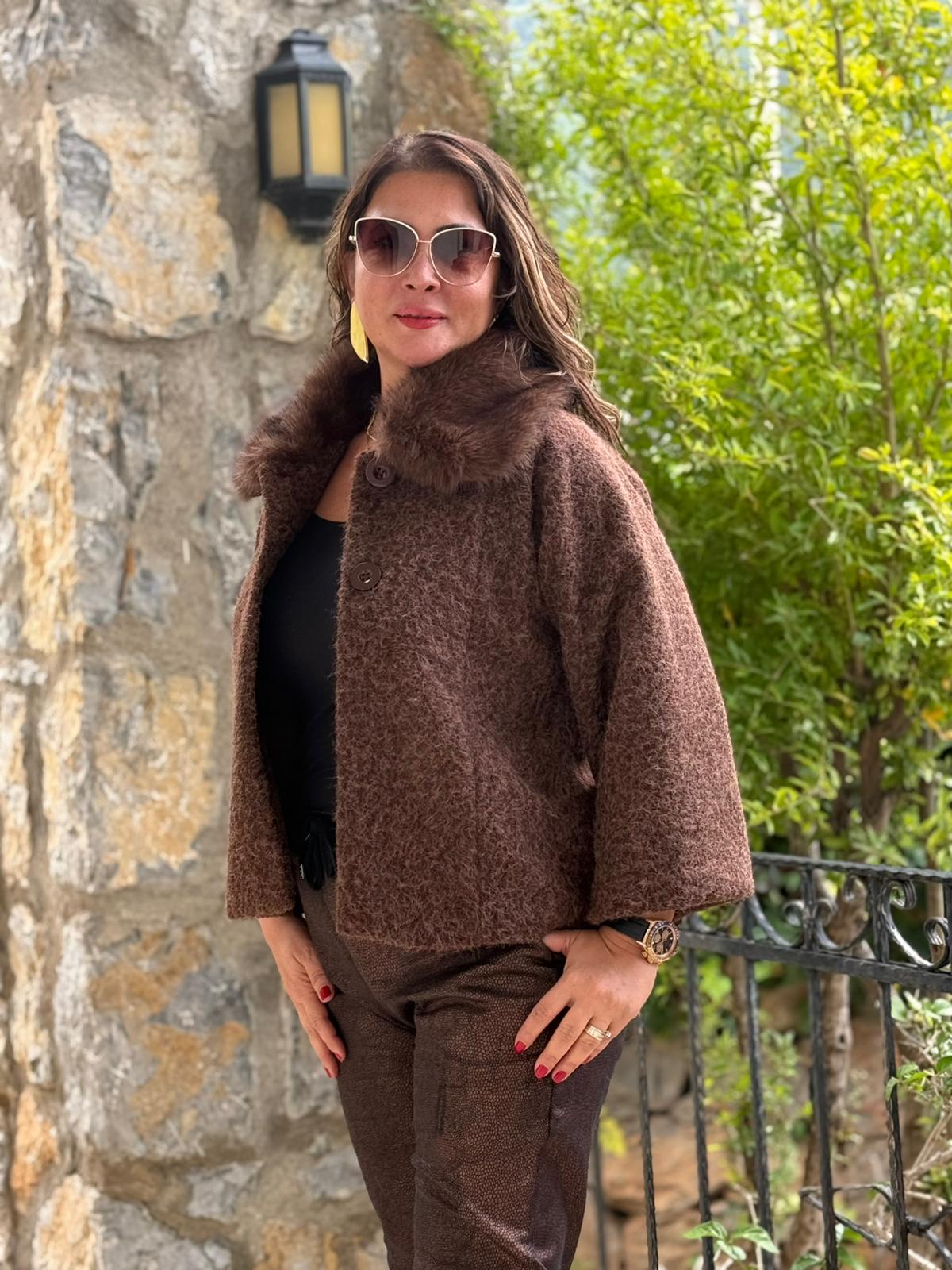 NC8113 Yakası Kürklü Düğmeli İtalyan Kısa Keçe Ceket Kahverengi