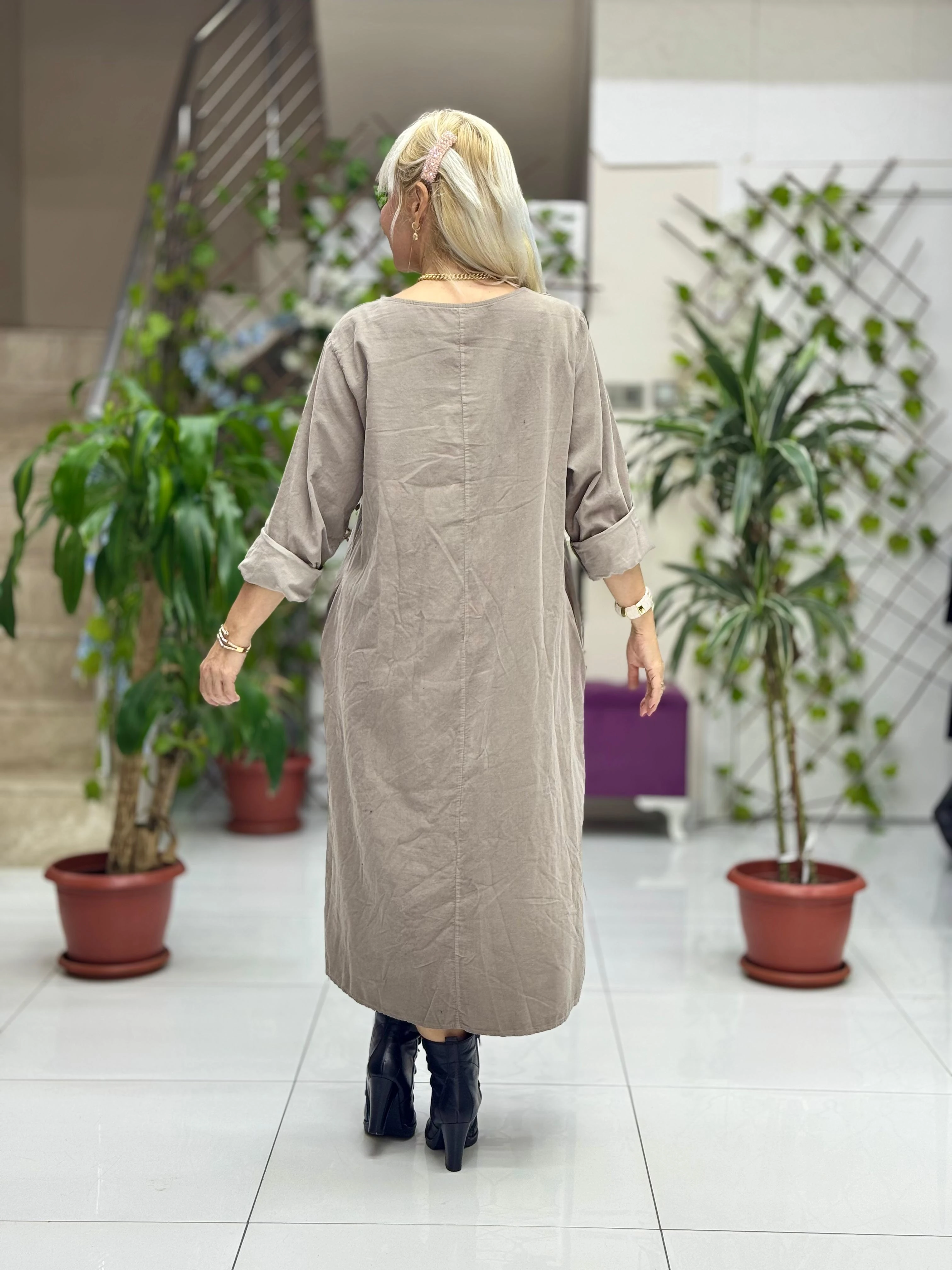 NC24202 Düğmeli İtalyan Kadife Elbise Vizon