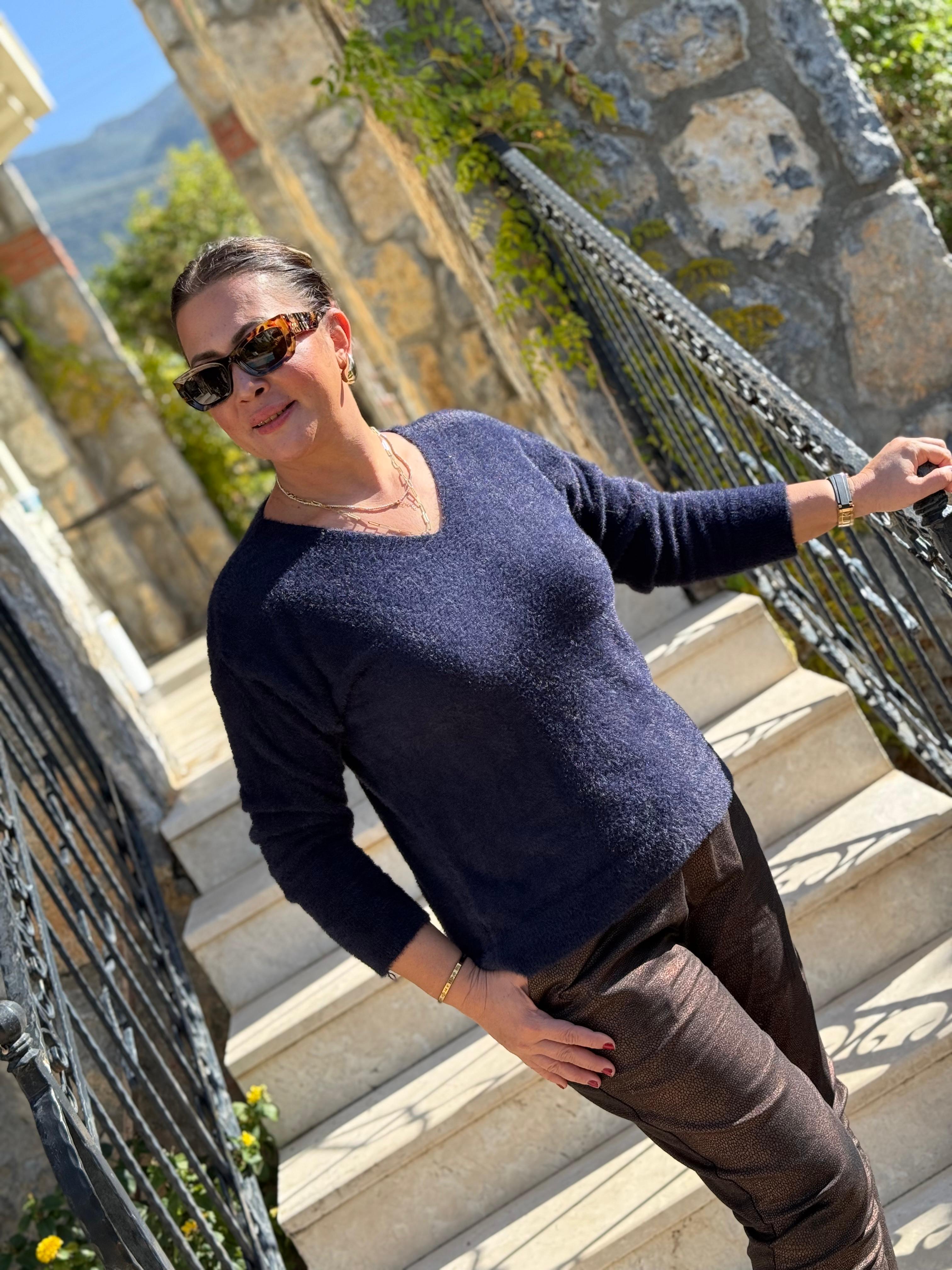 YG24029 İtalyan V Yaka Peluş Angora Kazak Lacivert