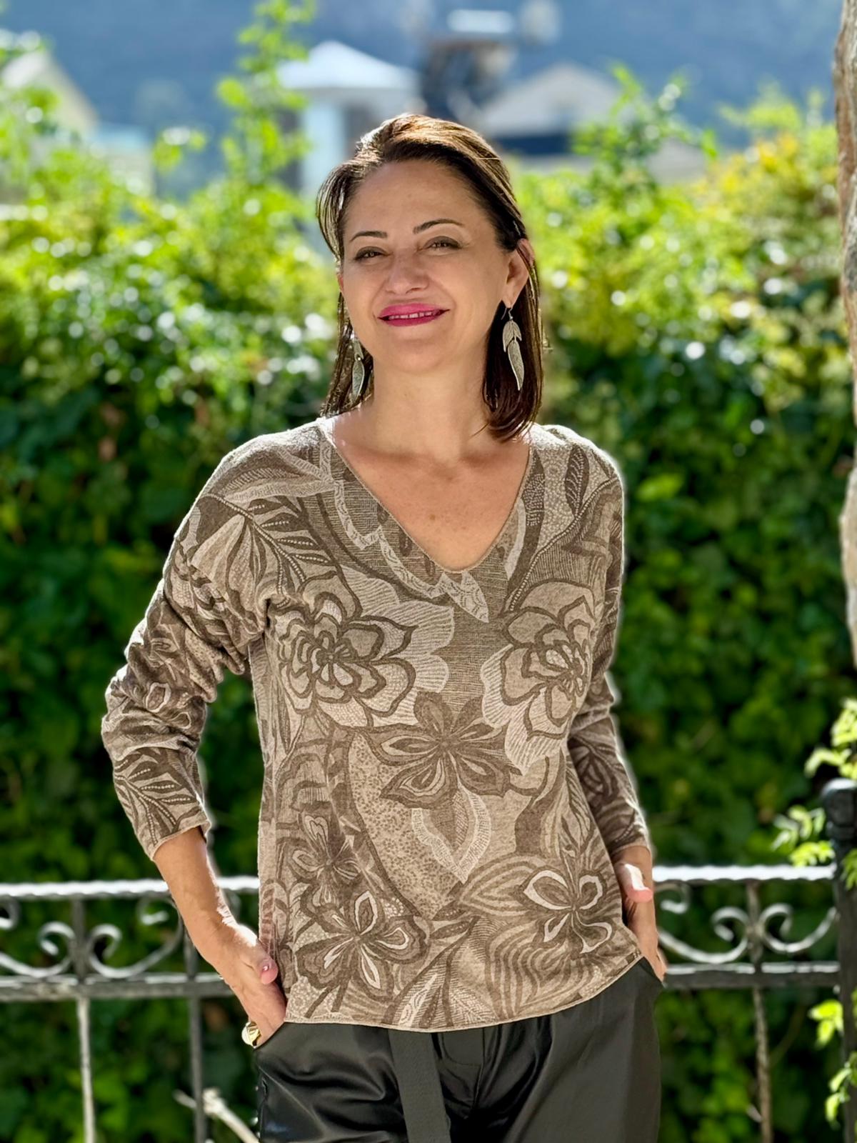 YG7036 Çiçek Desenli V Yaka İtalyan Triko Bluz Vizon