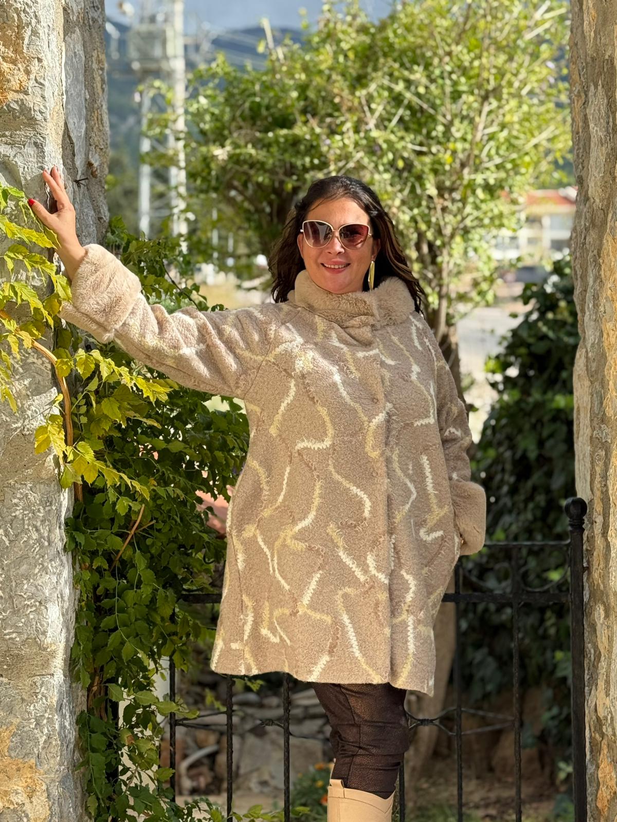 N2238 Abrigo Napa Leopardo Cremallera Negro