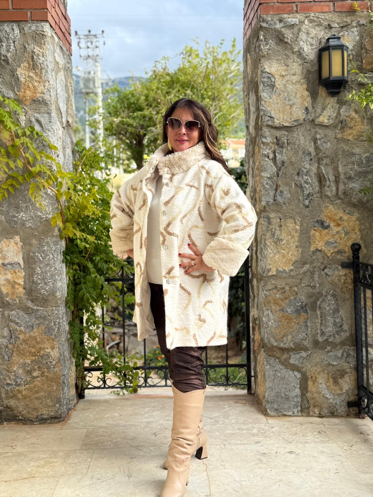 N2238 Abrigo Napa Leopardo Cremallera Negro