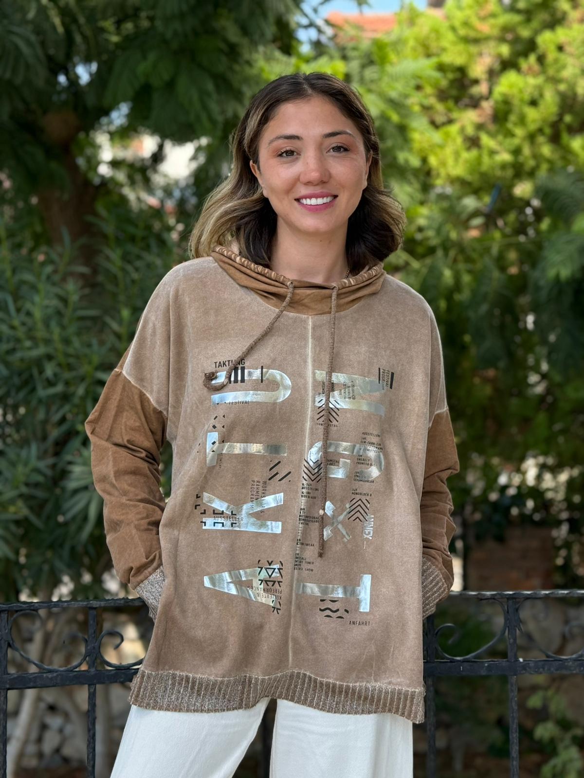 NC53050D İtalyan Yazı Baskılı Cepli Kapüşonlu Coton Sweatshirt Camel