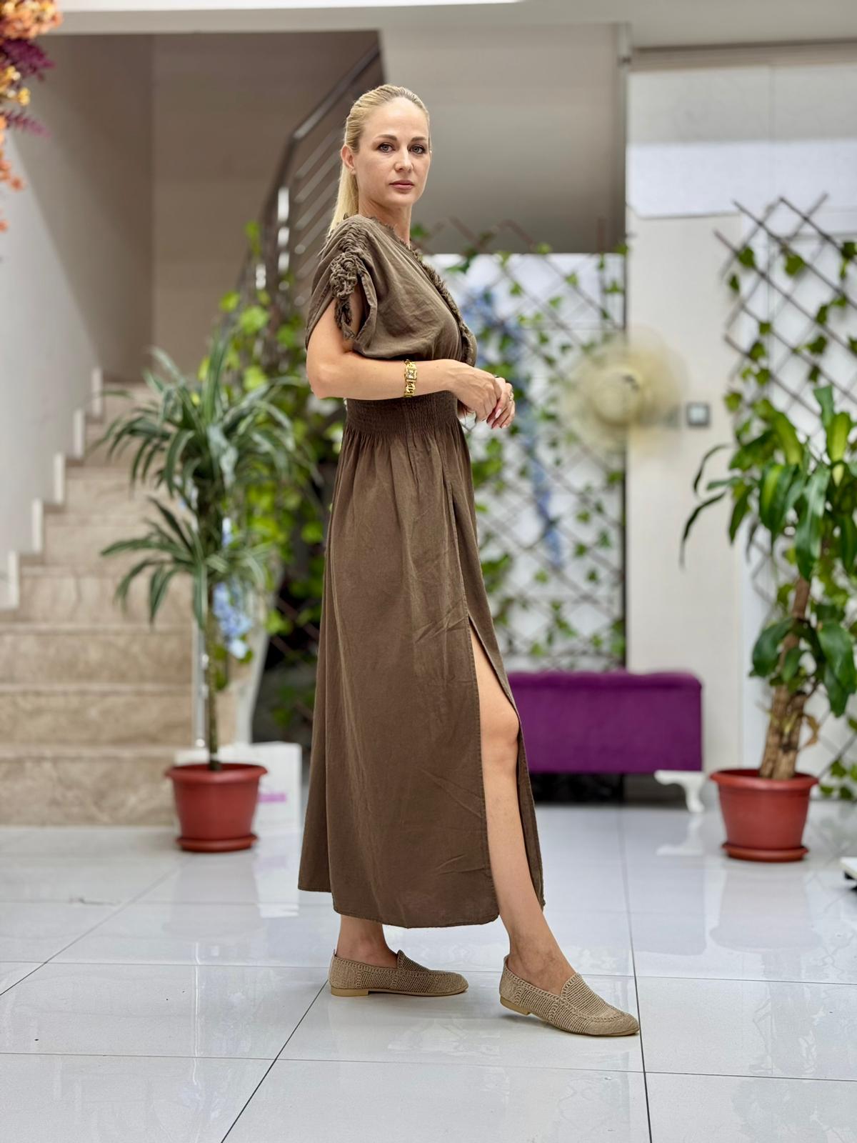 PT242500 Beli Lastikli Yaka Omuz Püsküllü Derin Yırtmaçlı Coton Elbise Kahve