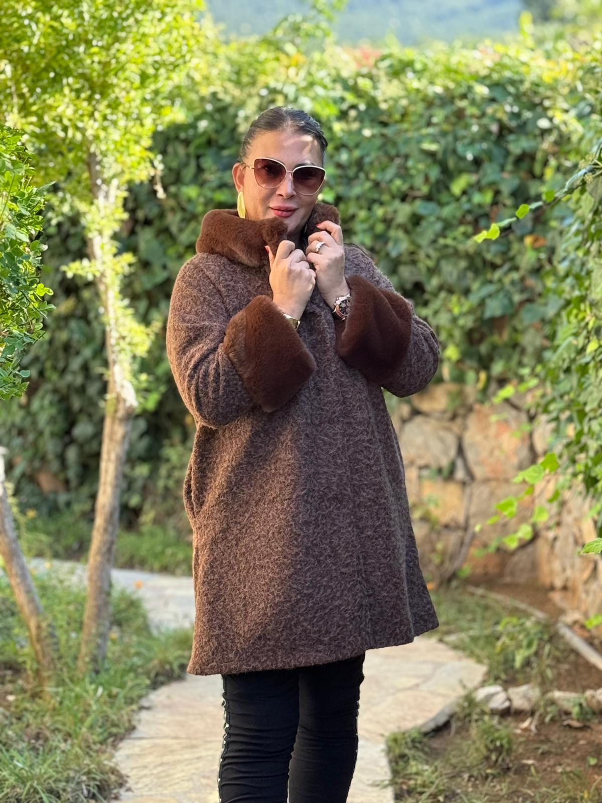 N2238 Abrigo Napa Leopardo Cremallera Negro