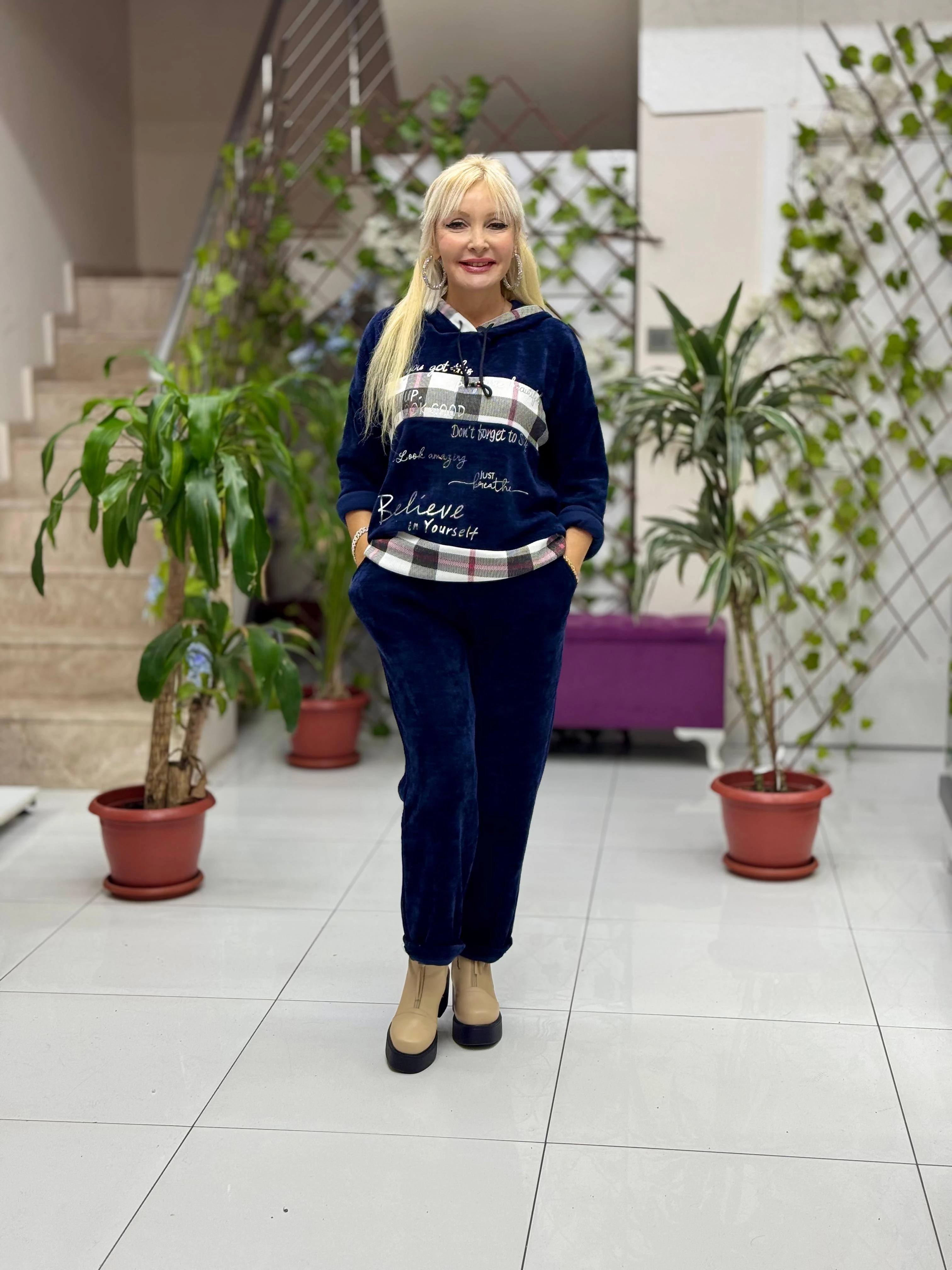 NC15502 Ekose Desenli Kapişonlu İtalyan Kadife Takım Lacivert