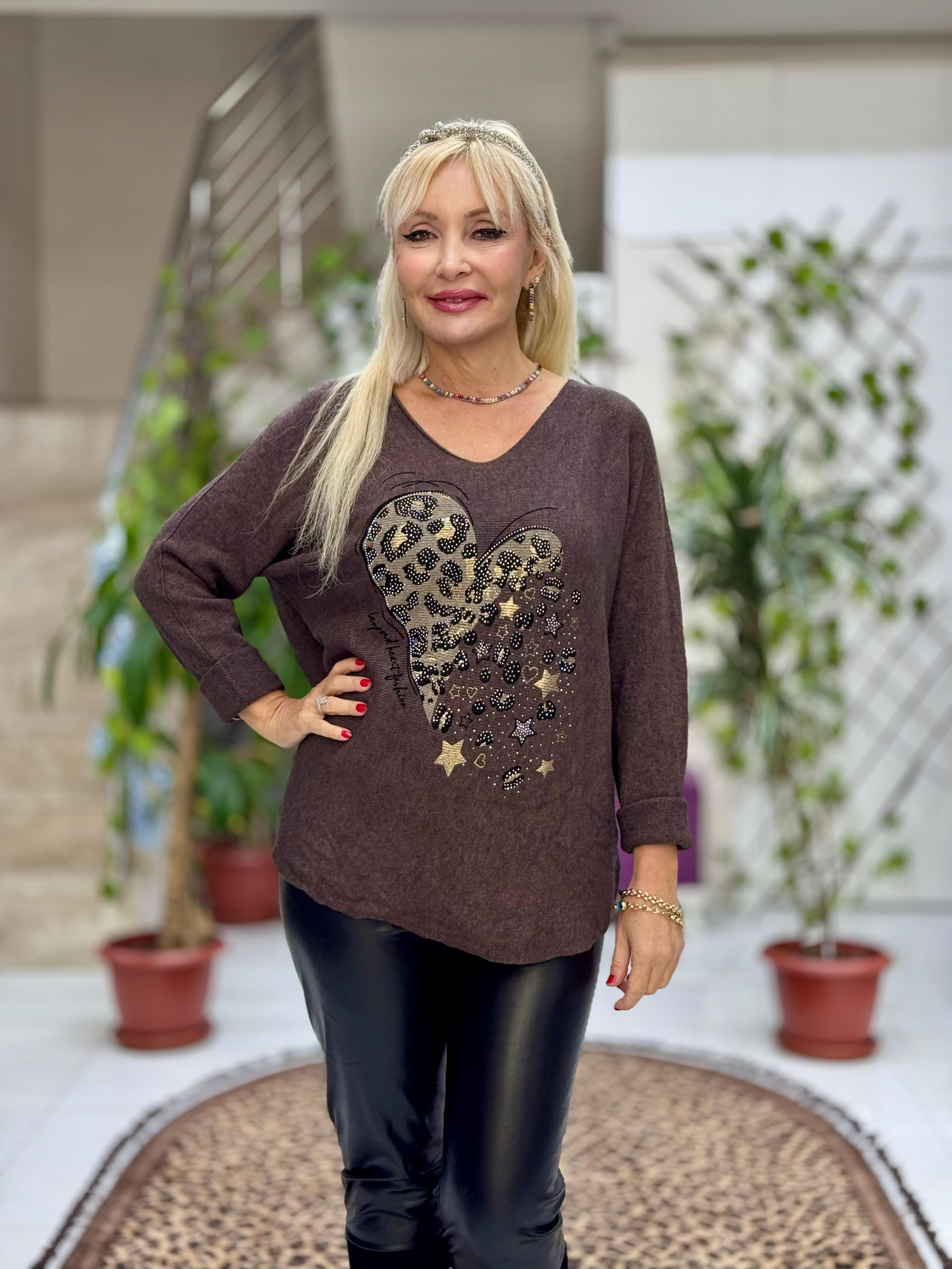 YG8023 Kalp Desenli Taşlı İtalyan Triko Bluz Kahverengi