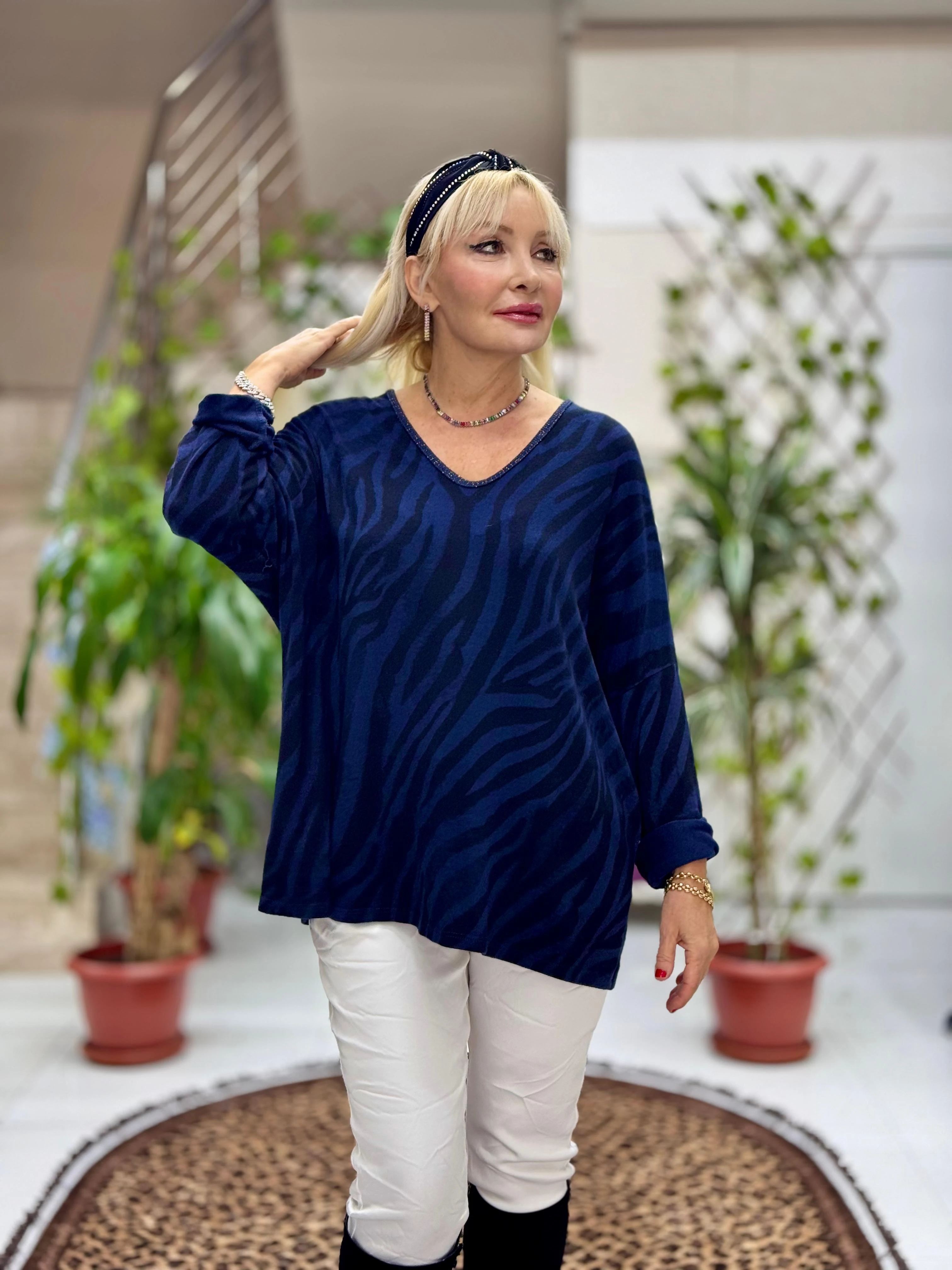 YG13003 Zebra Desen V Yaka Simli İtalyan Triko Bluz Lacivert