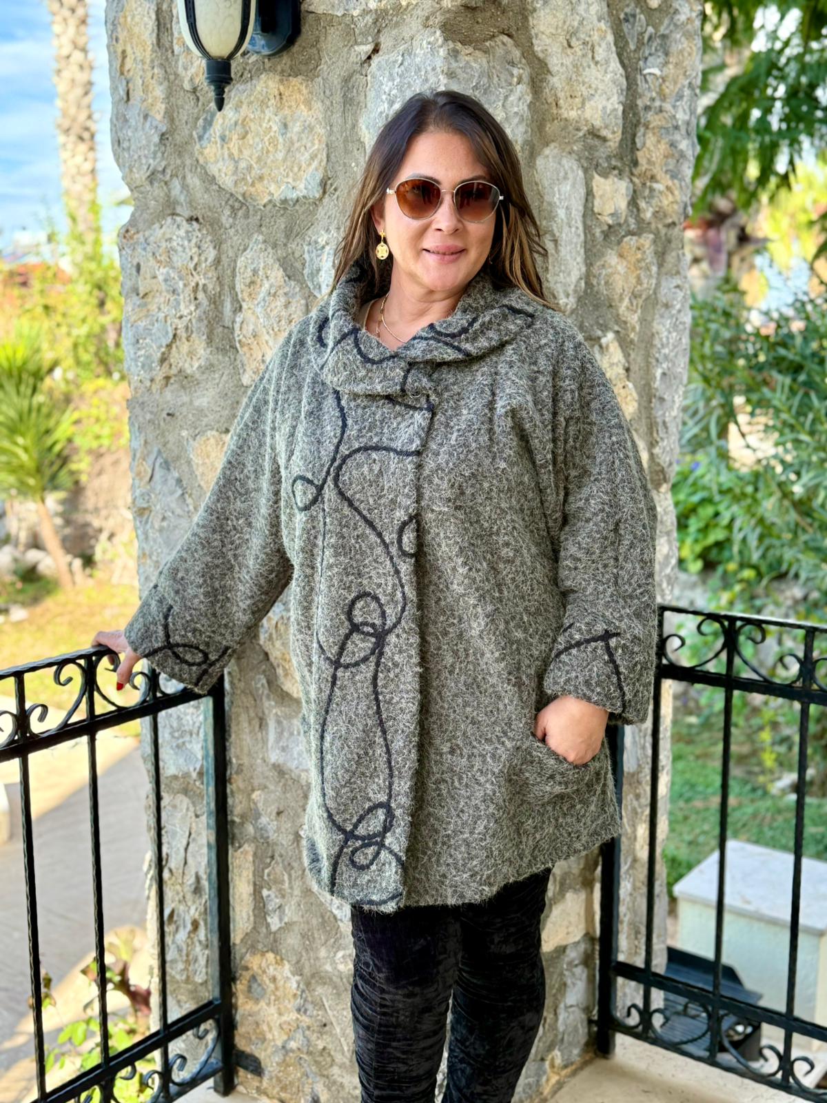 YG89052 Degaje Yaka Üstten Kapamalı Cepli İtalyan Keçe Kaban Yeşil