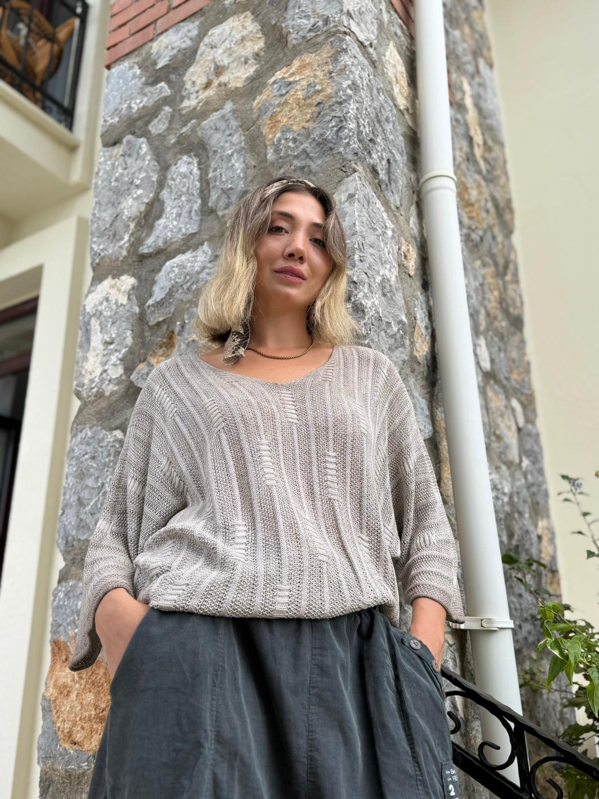 LS8713 İtalyan Çizgi Desenli Triko Bluz Bej