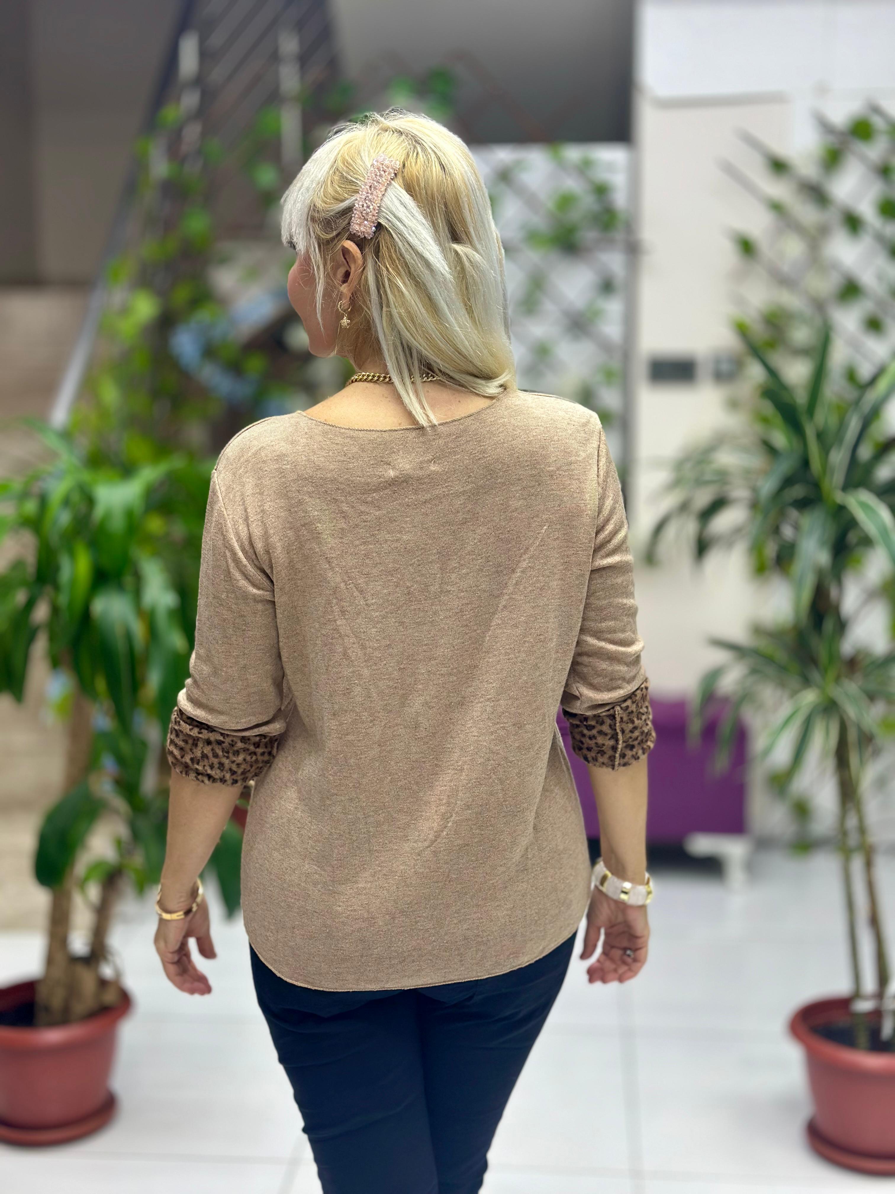 NC1202 İçi Leoparlı Yuvarlak Yaka Triko Küçük Kalıp Bluz Camel