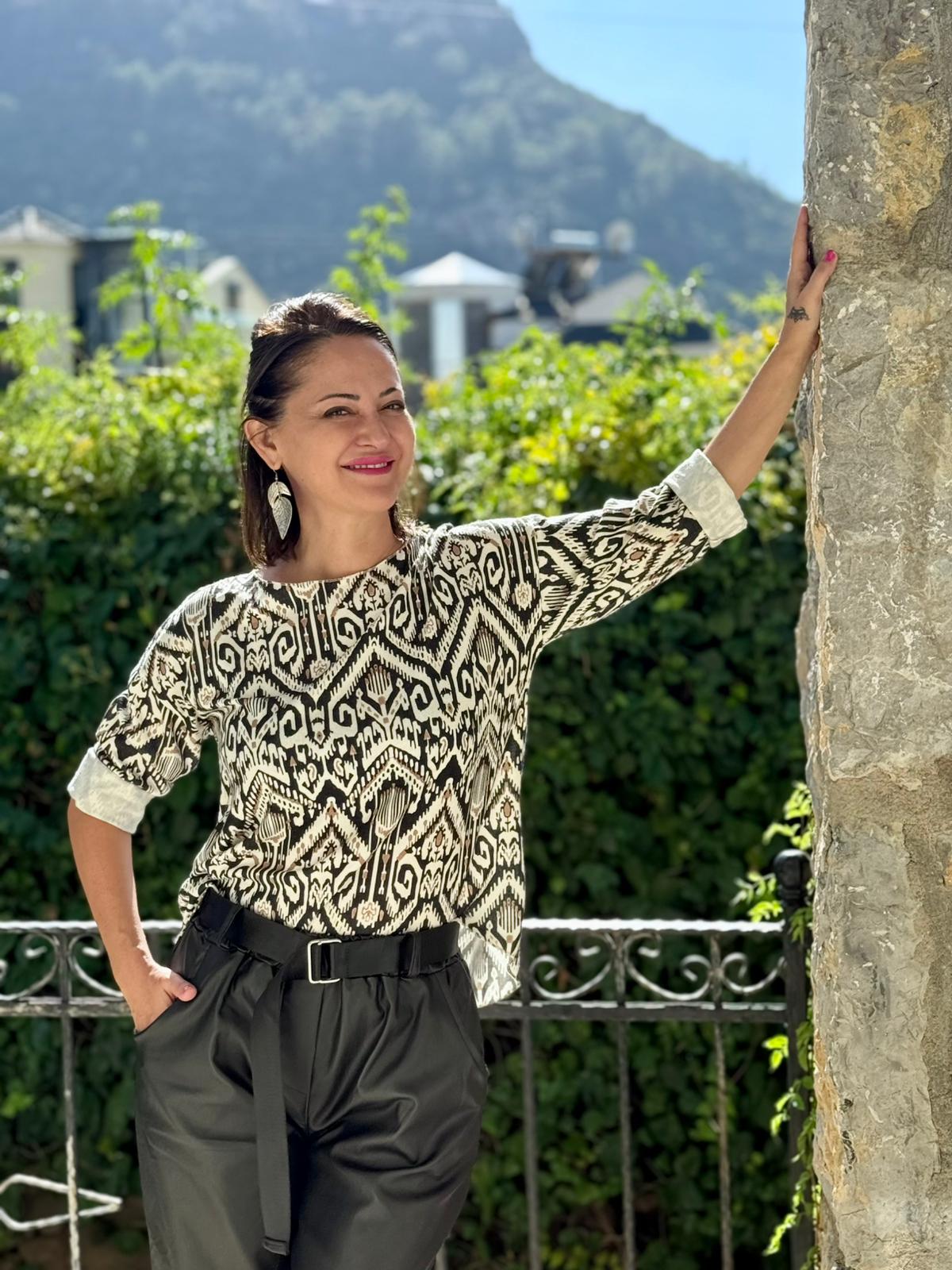 YG6263 Kayık Yaka Otantik Desen İtalyan Triko Bluz Kahve