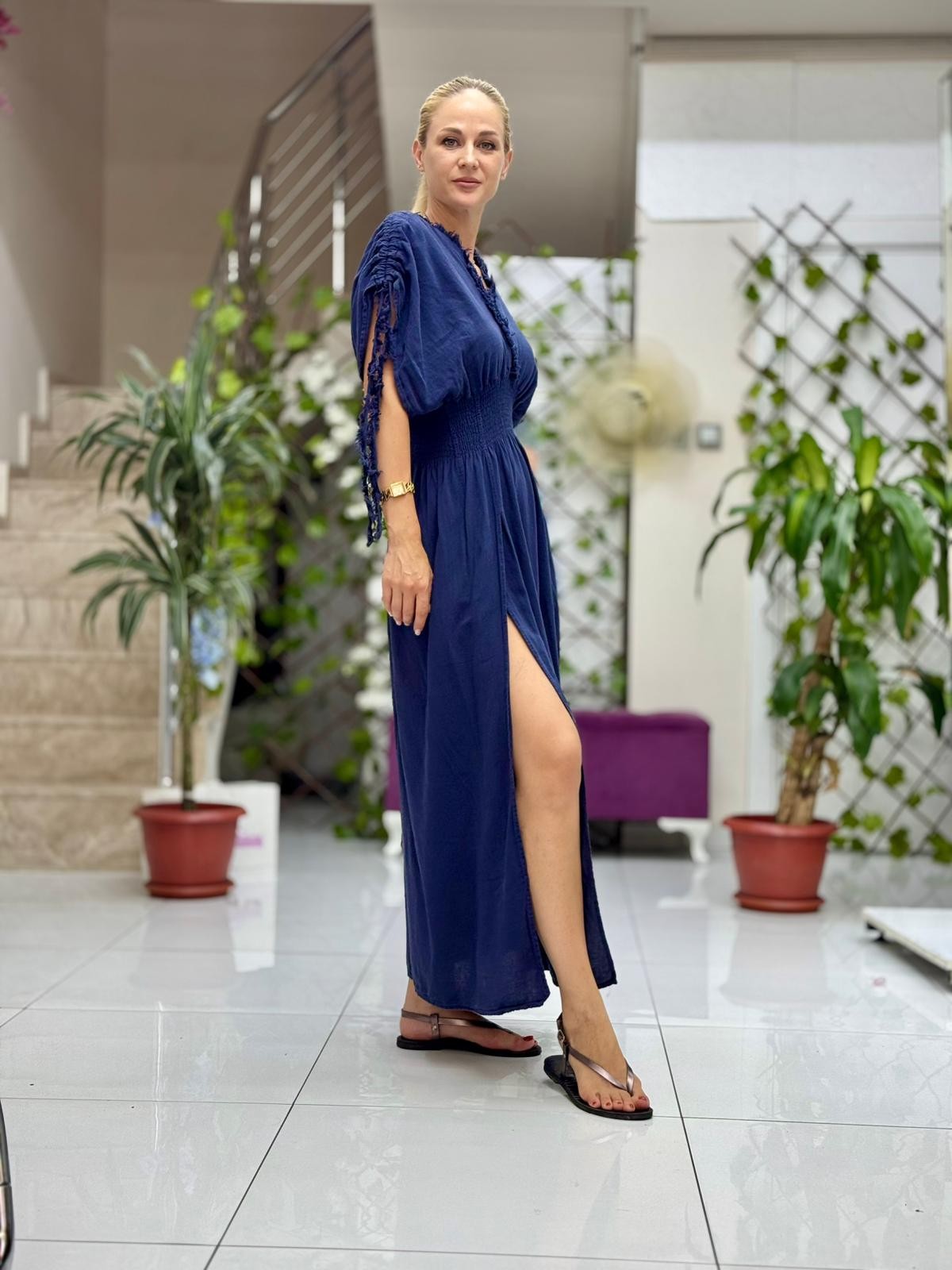 PT242500 Beli Lastikli Yaka Omuz Püsküllü Derin Yırtmaçlı Coton Elbise Lacivert