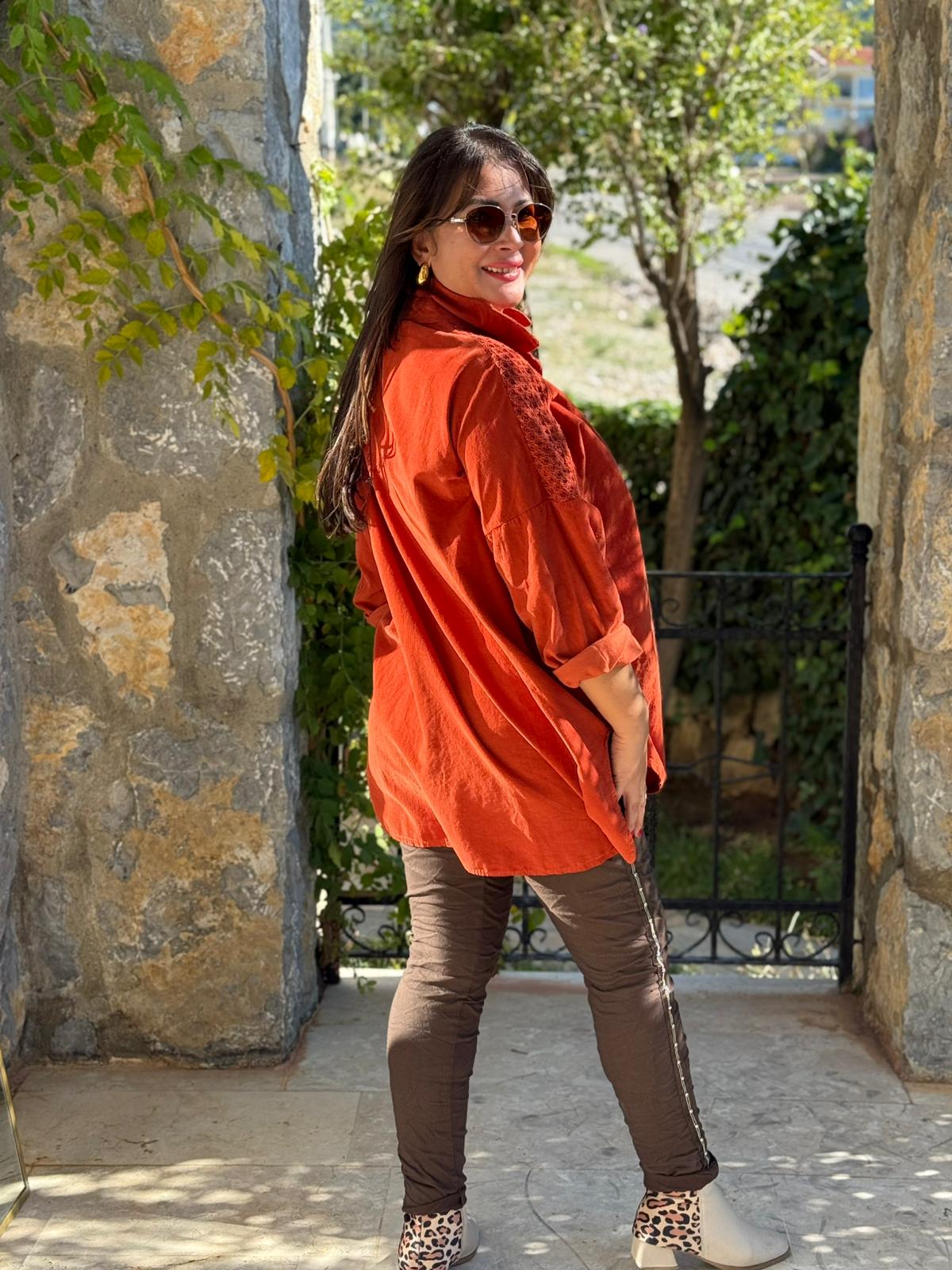 YG11439 Omuz ve Cep Detaylı İtalyan Kadife Gömlek Kiremit