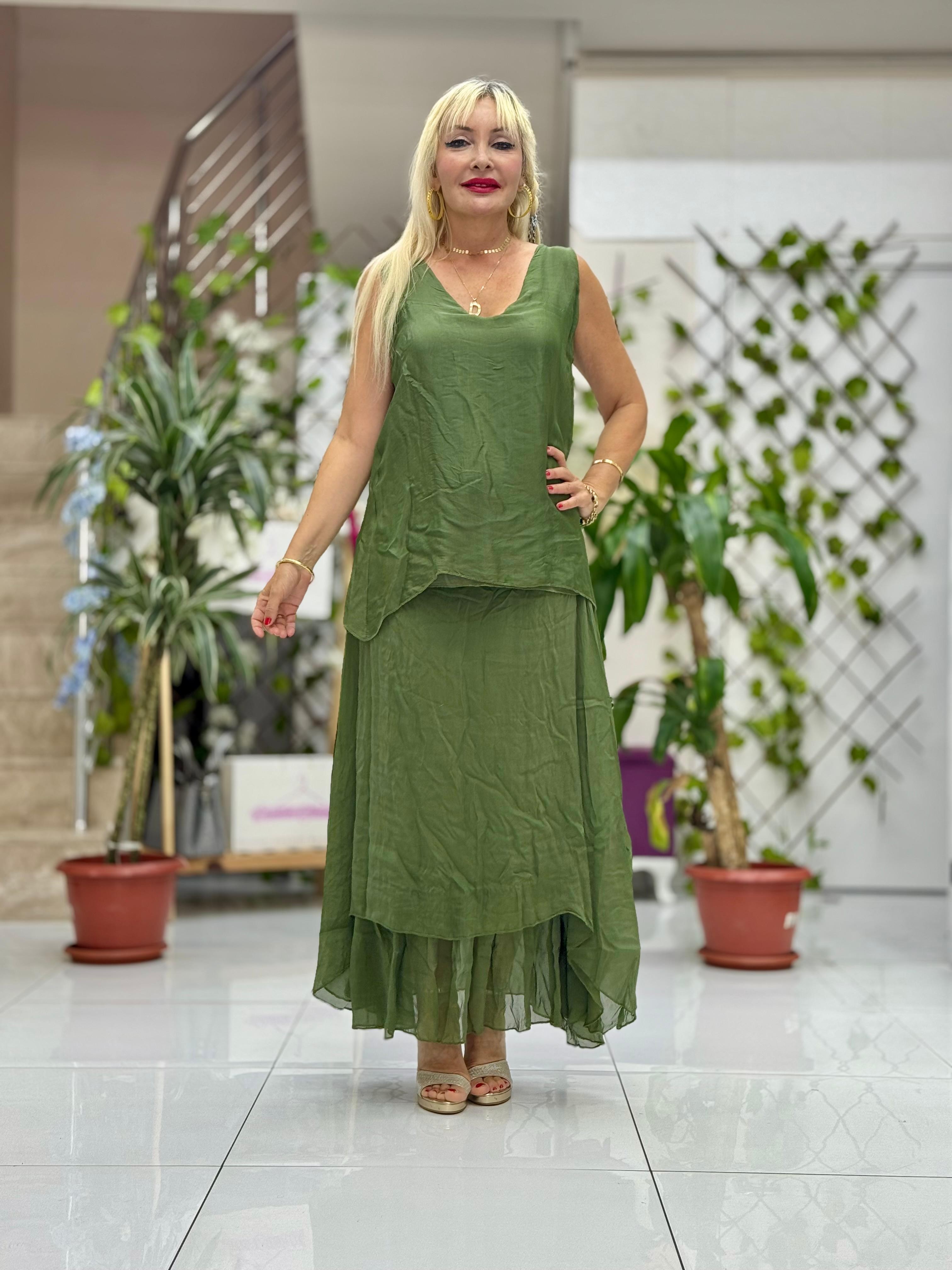 LS79772 İtalyan Kolsuz Sırt Bağlamalı İpek Bluz Haki