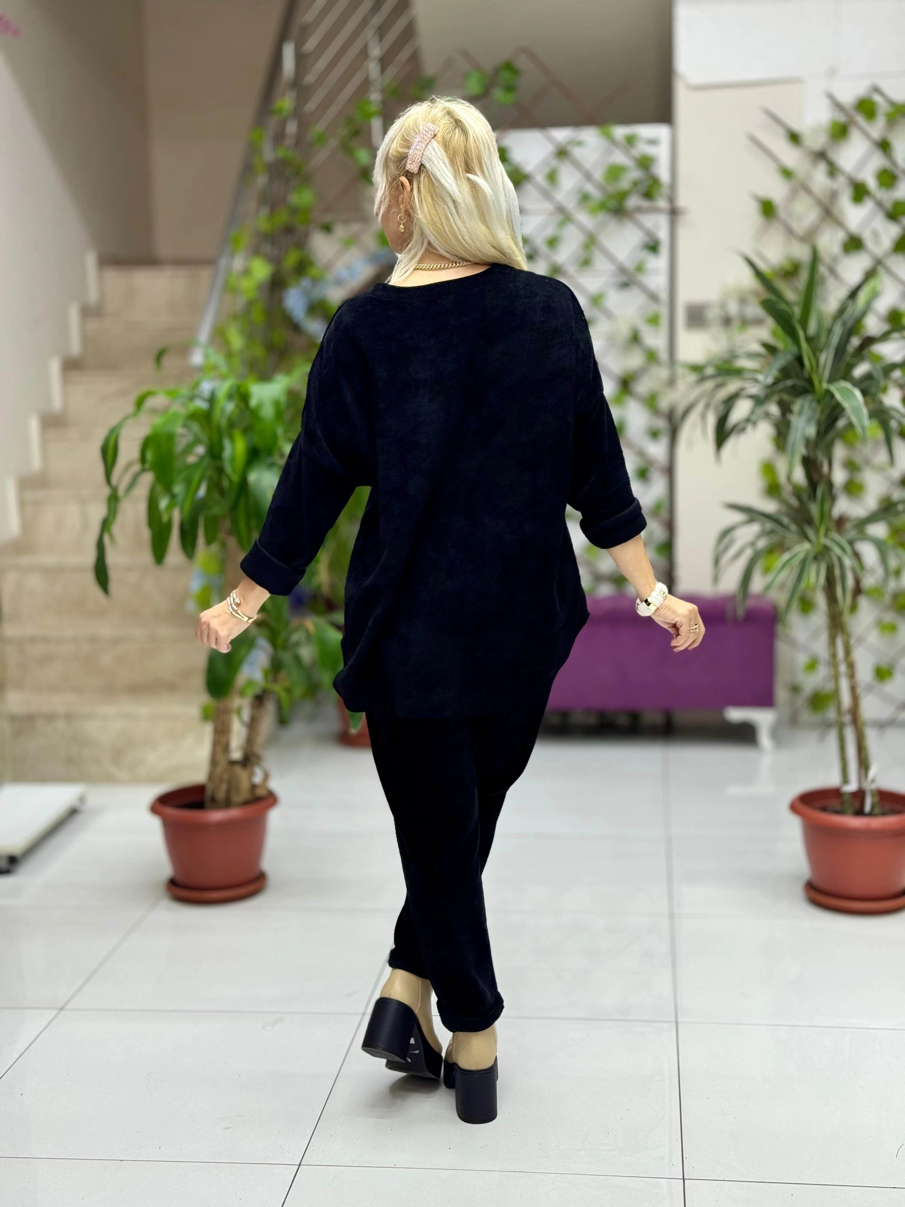 NC23081 Yıldız Desenli Taşlı İtalyan Kadife Takım Siyah