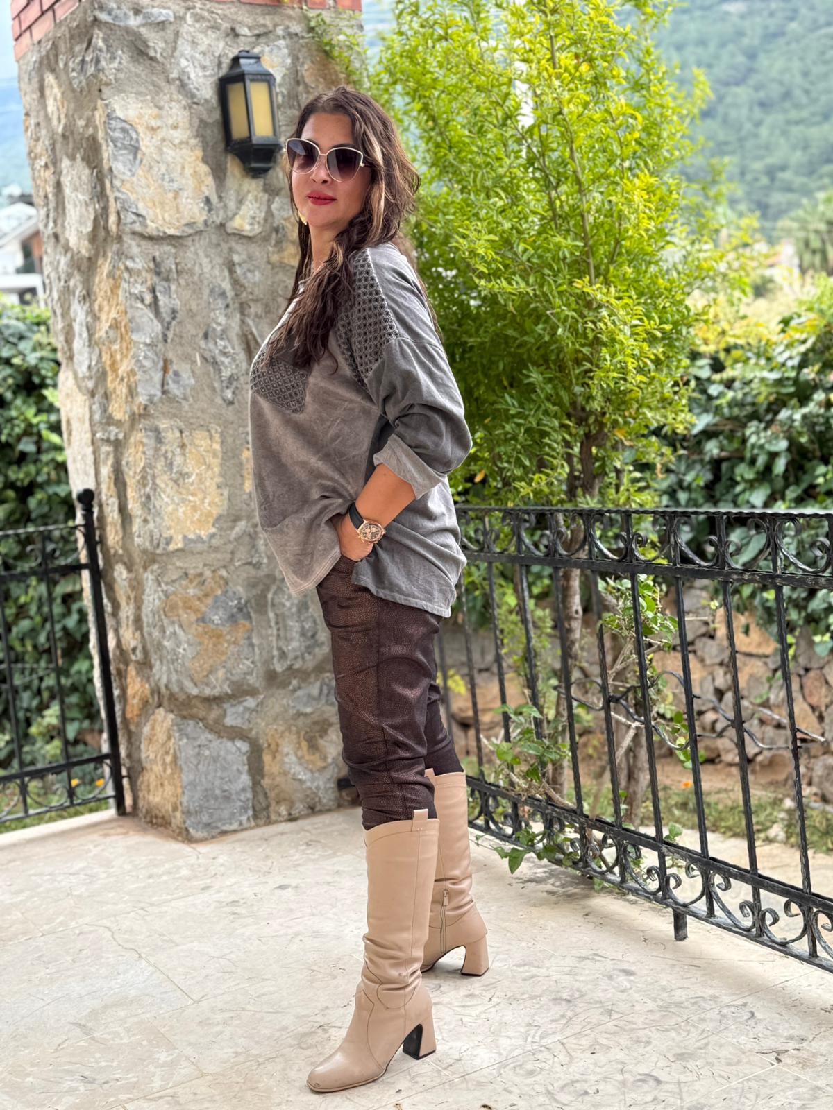 YG2098 Omuz Cep Dantelli Süet Sweatshirt Kahverengi