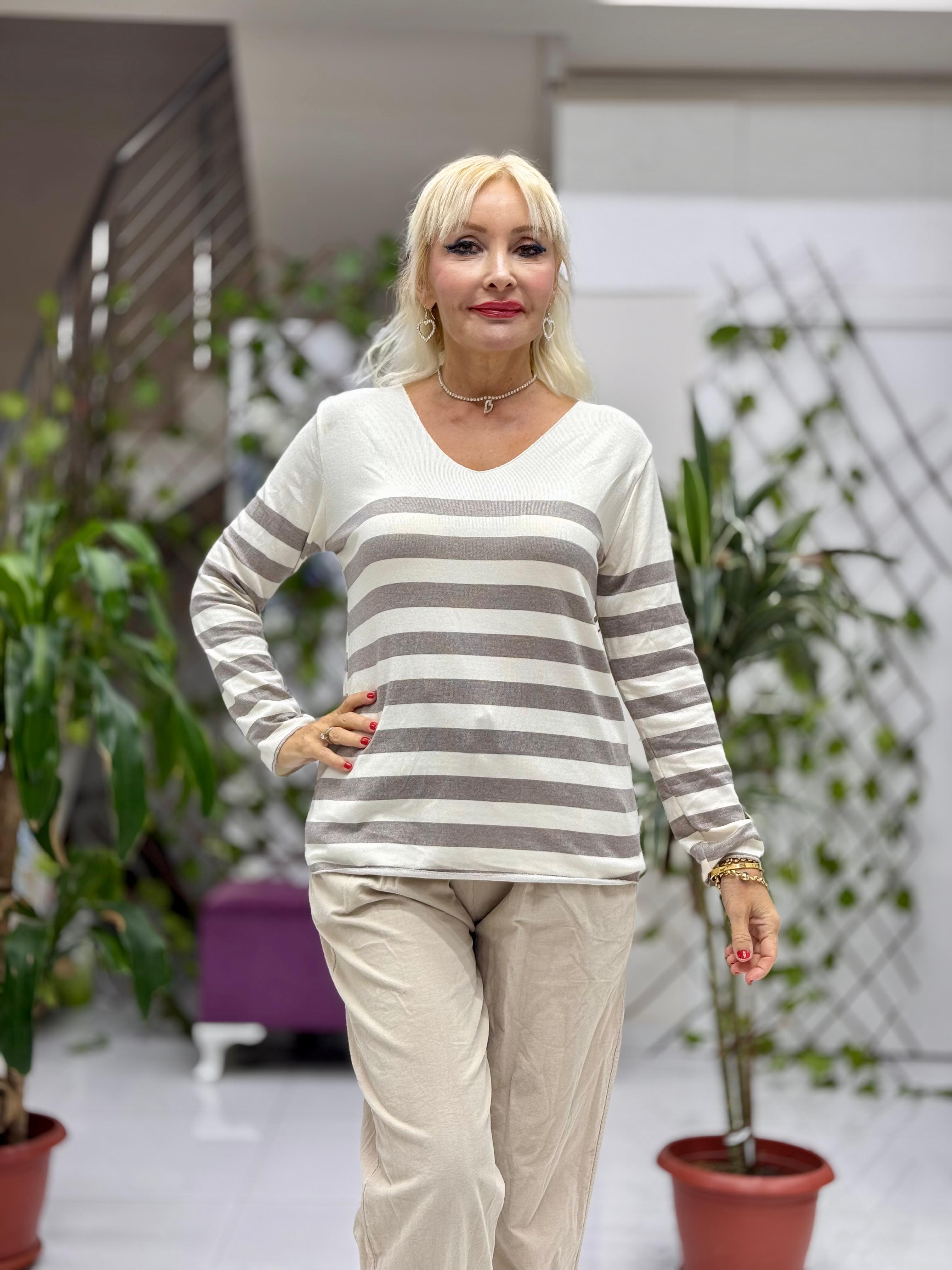 NC20251 İtalyan Yatay Çizgili V Yaka Triko Bluz Vizon