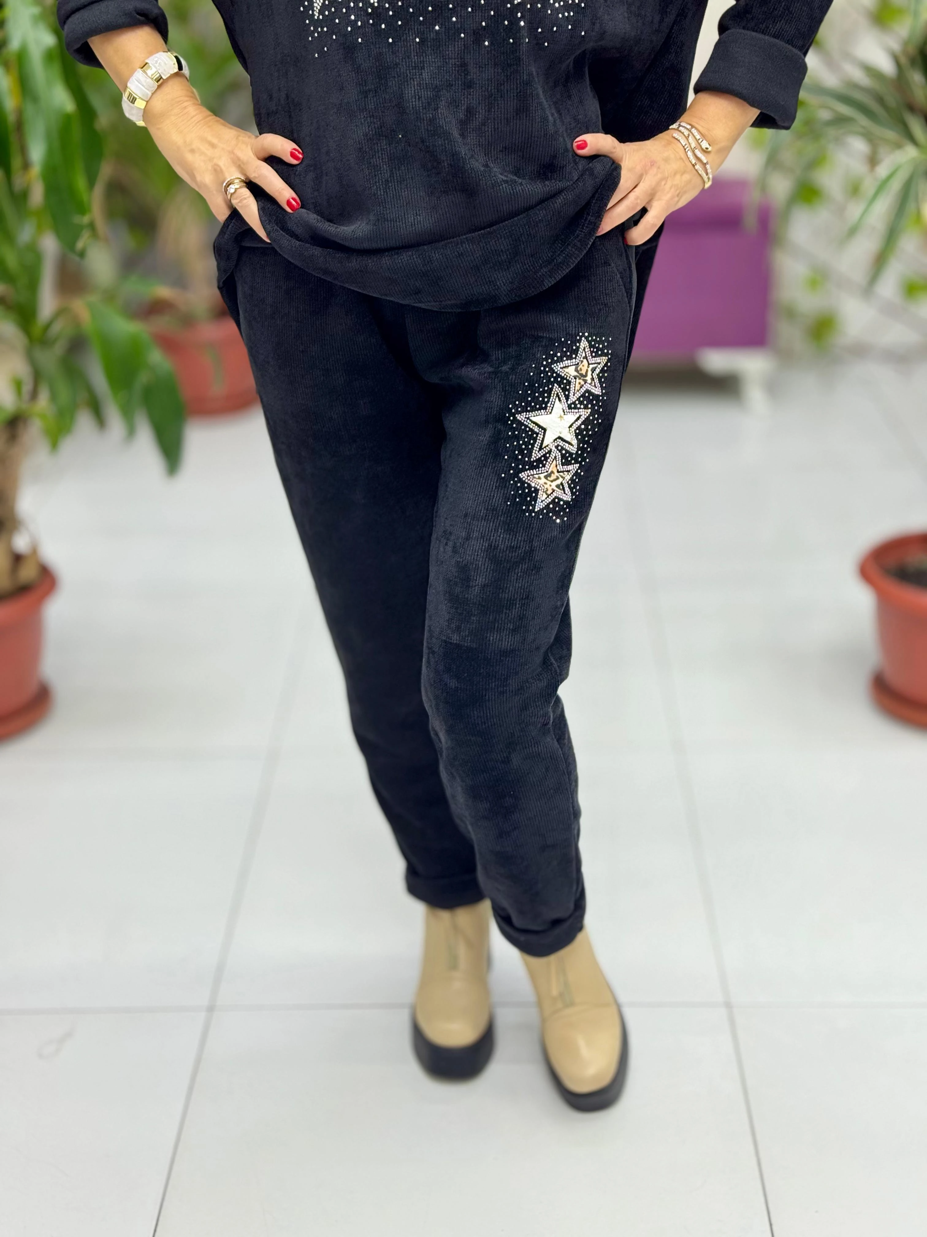 NC23081 Yıldız Desenli Taşlı İtalyan Kadife Takım Siyah