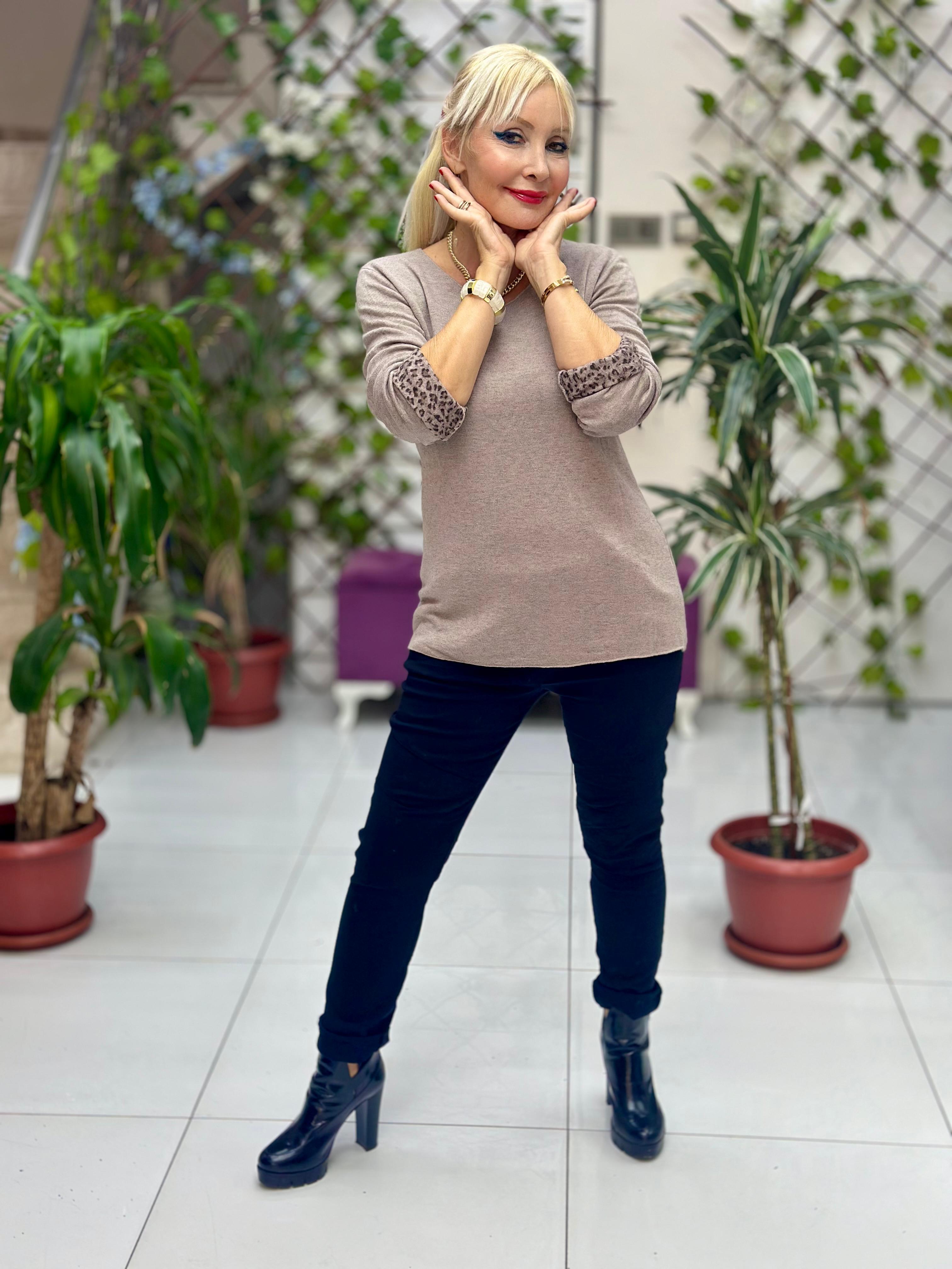 NC1202 İçi Leoparlı Yuvarlak Yaka Triko Küçük Kalıp Bluz Vizon