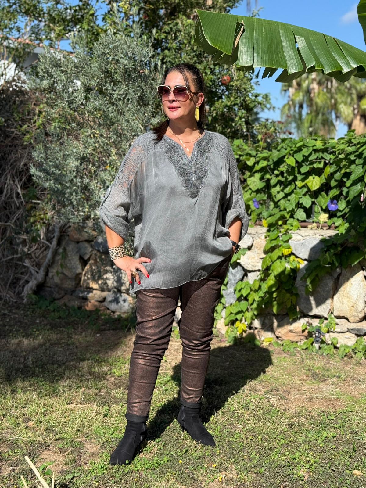 NC1868 Pul Payetli Omuz Dantelli İpek Triko İtalyan Bluz Füme