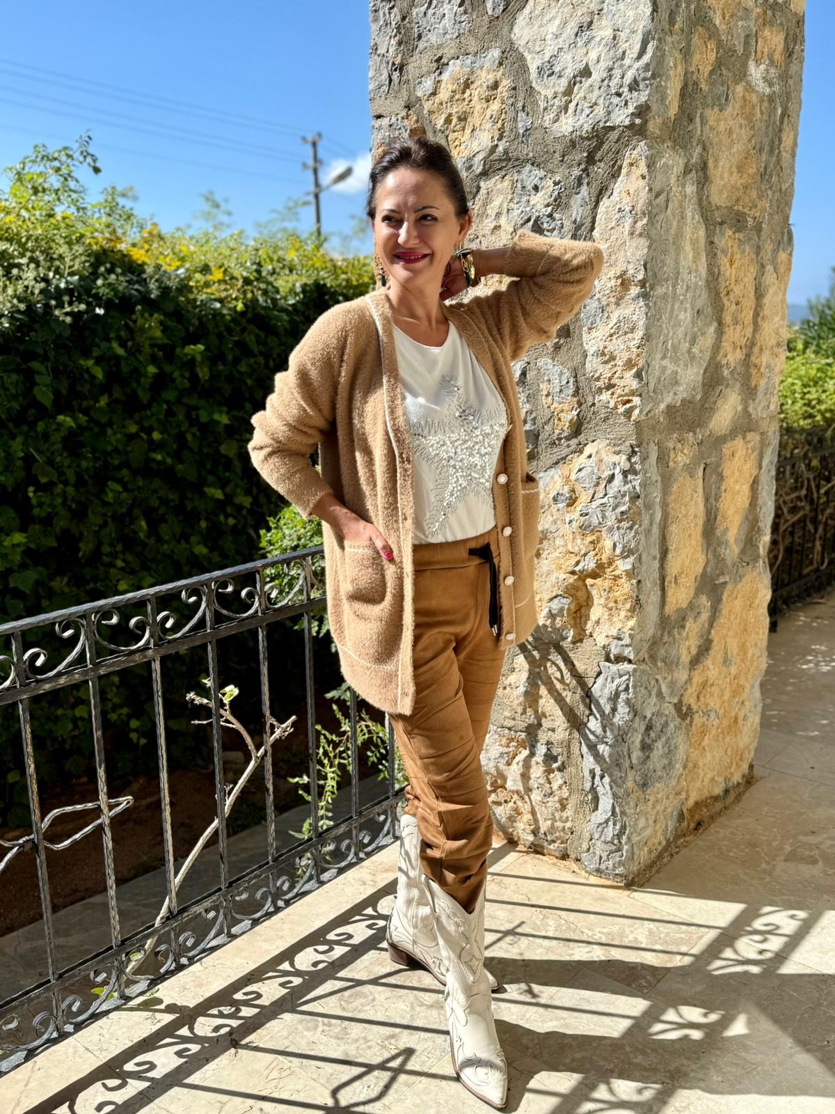 NC1067 Düğmeli İşlemeli Yün Hırka Camel