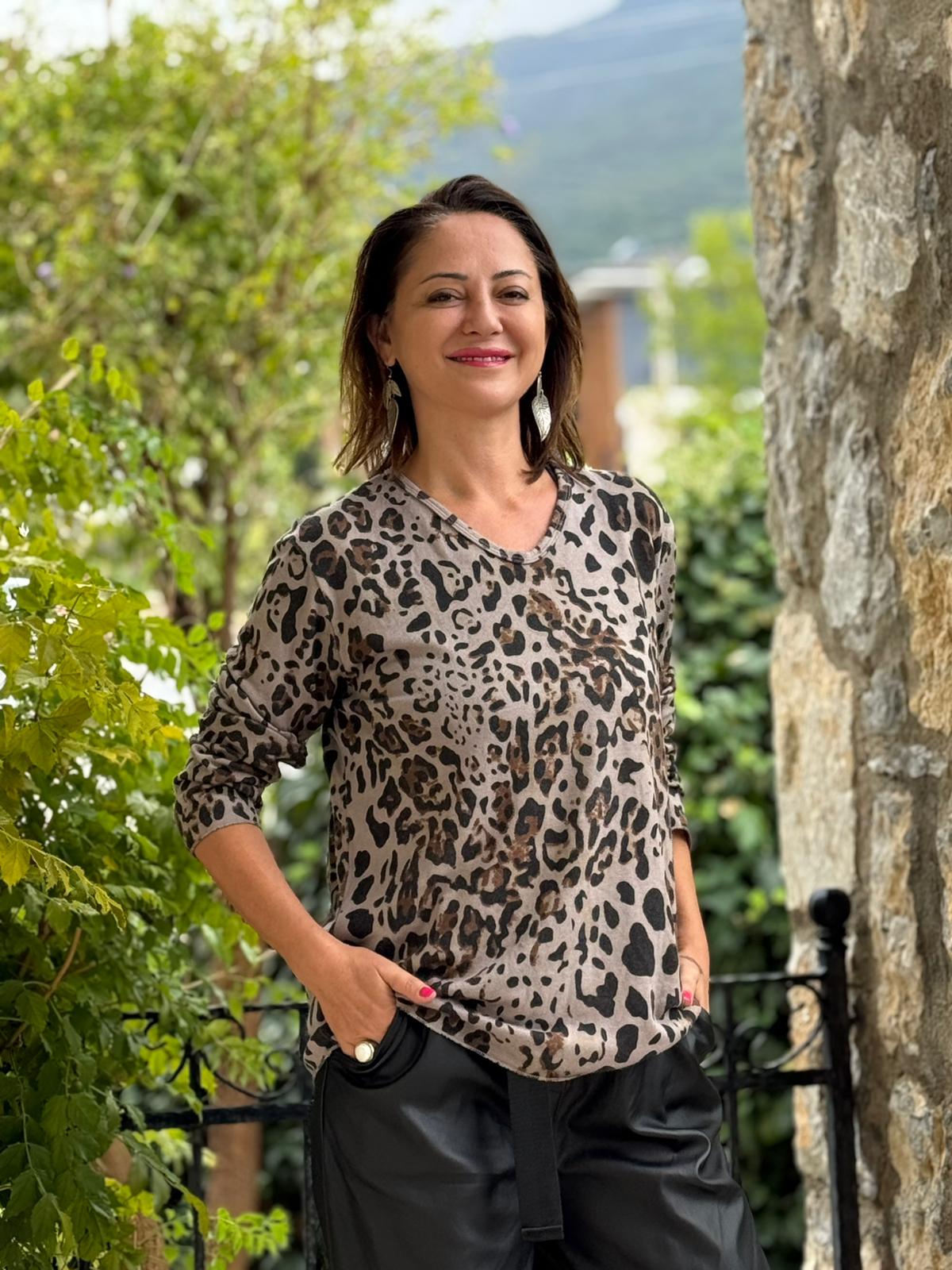 YG5710 Leopar Desenli V Yaka Uzun Kollu İtalyan Triko Bluz Vizon