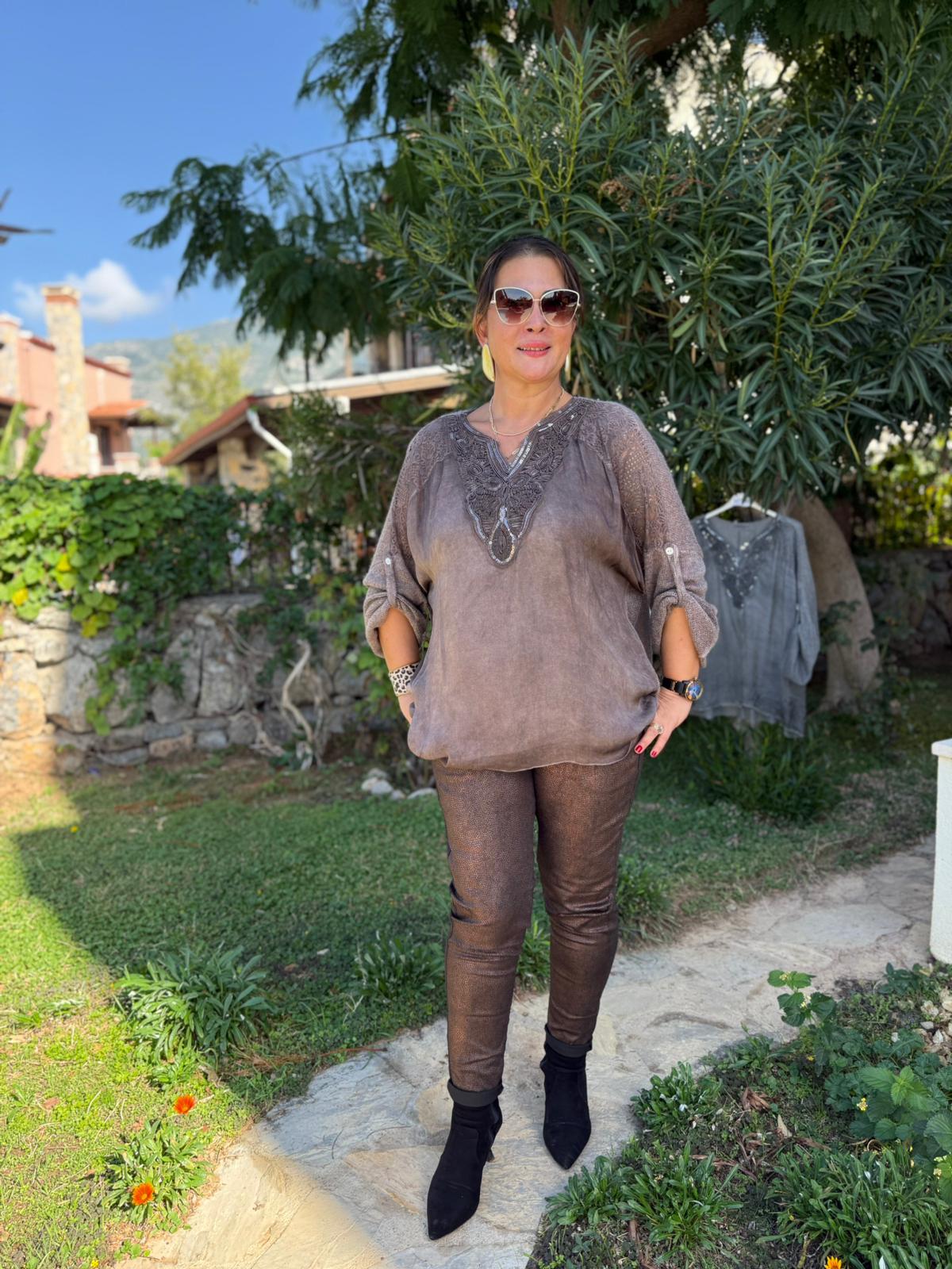 NC1868 Pul Payetli Omuz Dantelli İpek Triko İtalyan Bluz Kahverengi