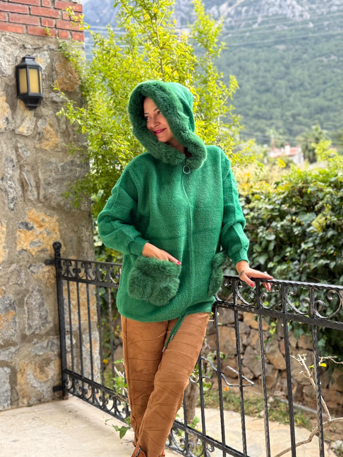 N33035 Abrigo Angora Con Capucha Y Bolsillos Crema