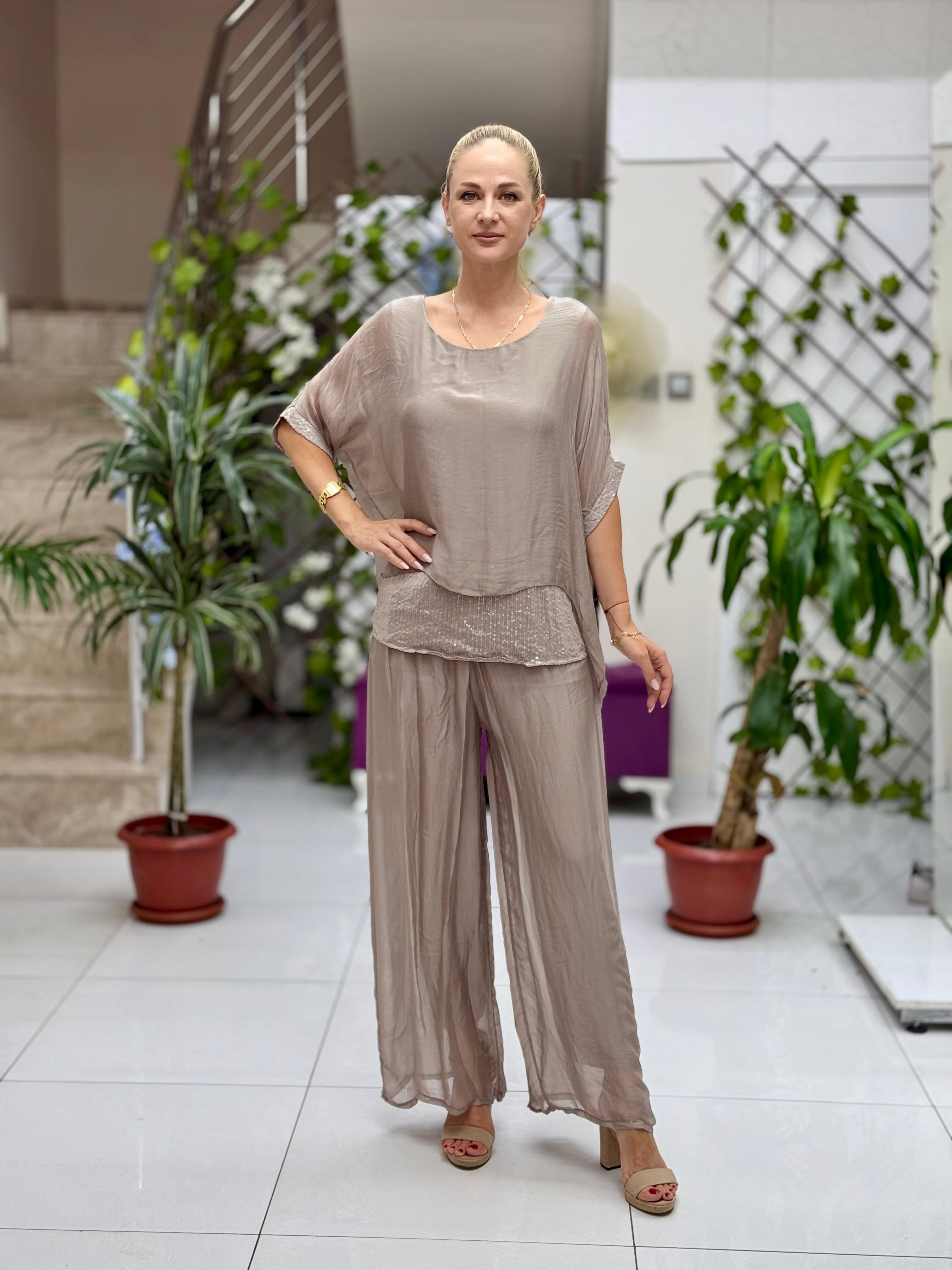 P3009 Traje Italiano De Seda Con Lentejuelas Negro