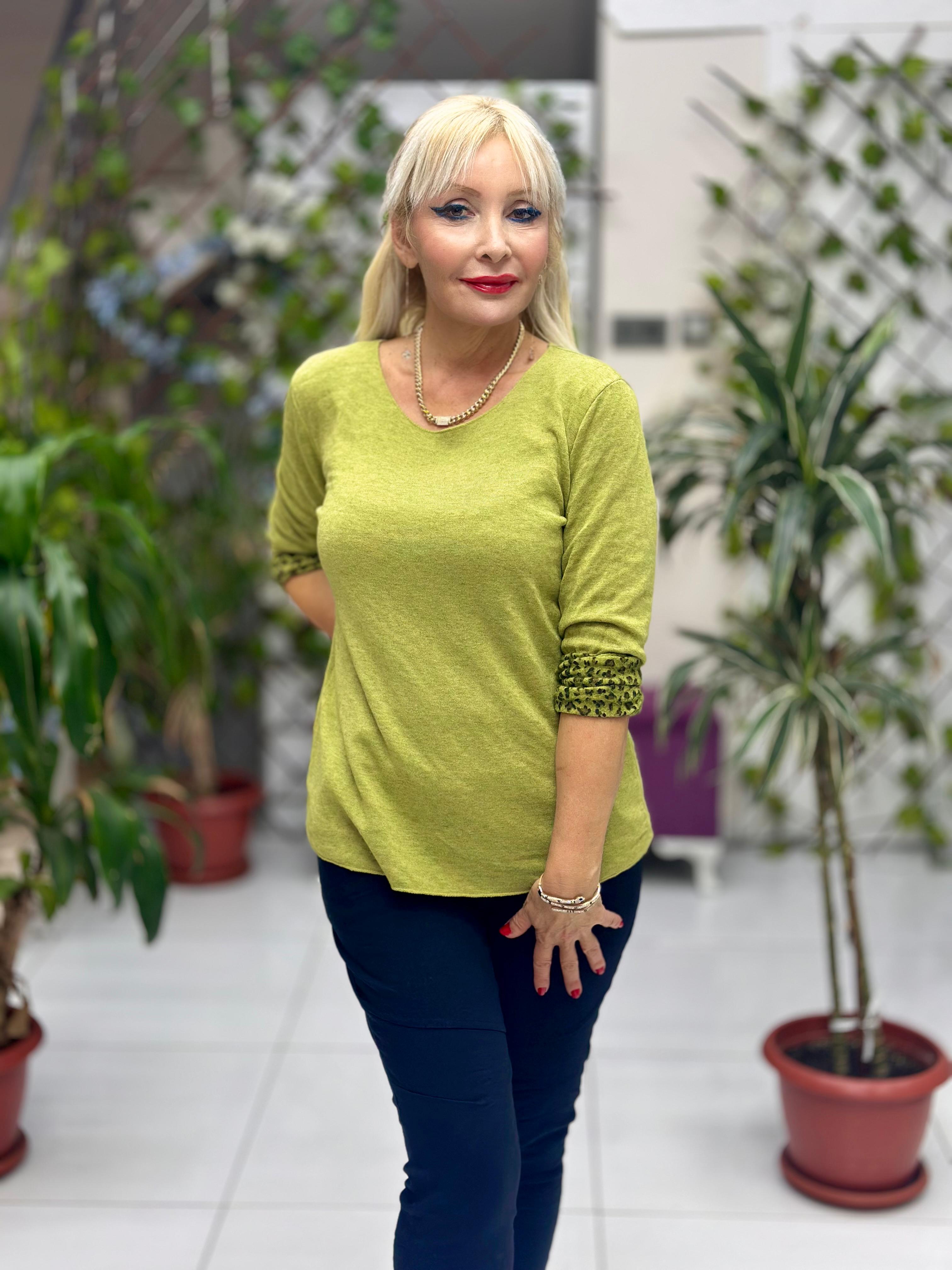 NC1202 İçi Leoparlı Yuvarlak Yaka Triko Küçük Kalıp Bluz Fıstık