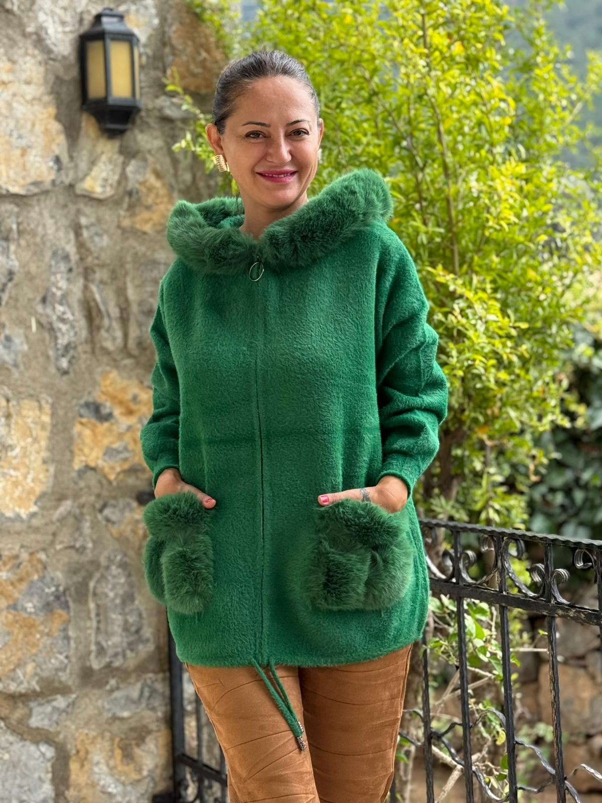 PT10665 Kapüşonlu Cebi Kürklü İtalyan Angora Kaban Zümrüt