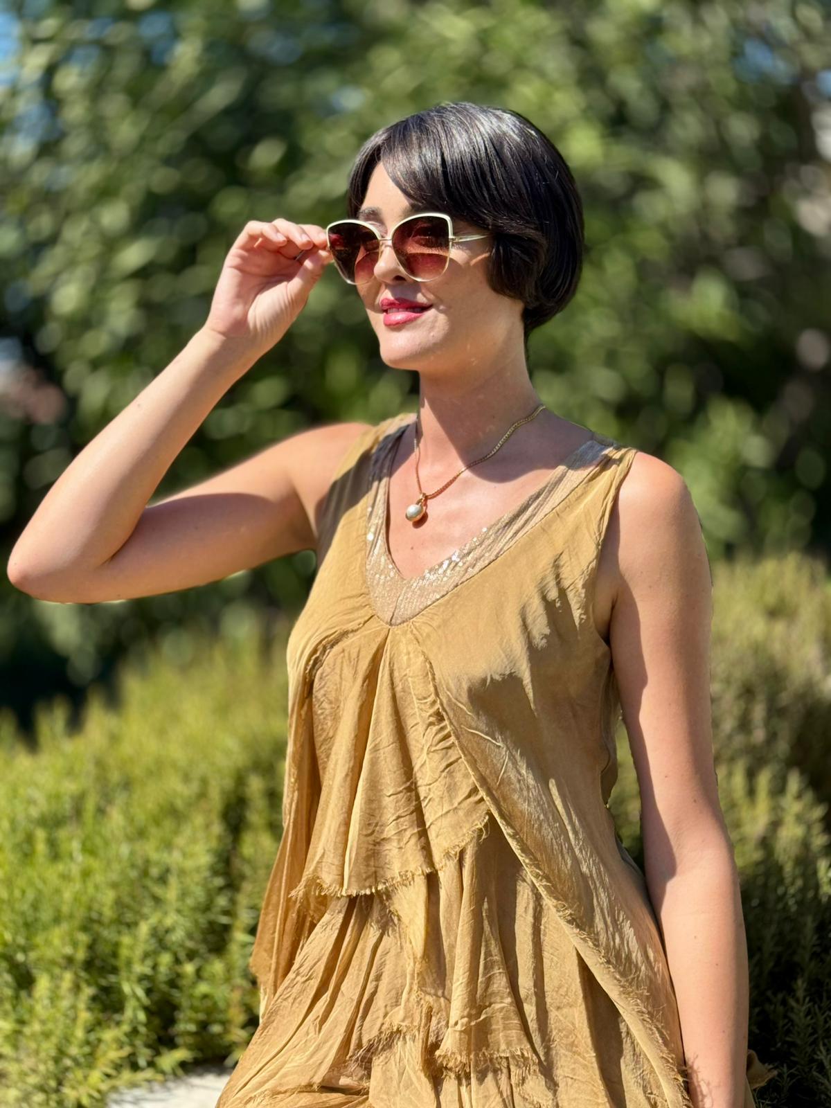 NC61460 İtalyan Askılı Yaka Pullu Fırfırlı İpek Elbise Camel