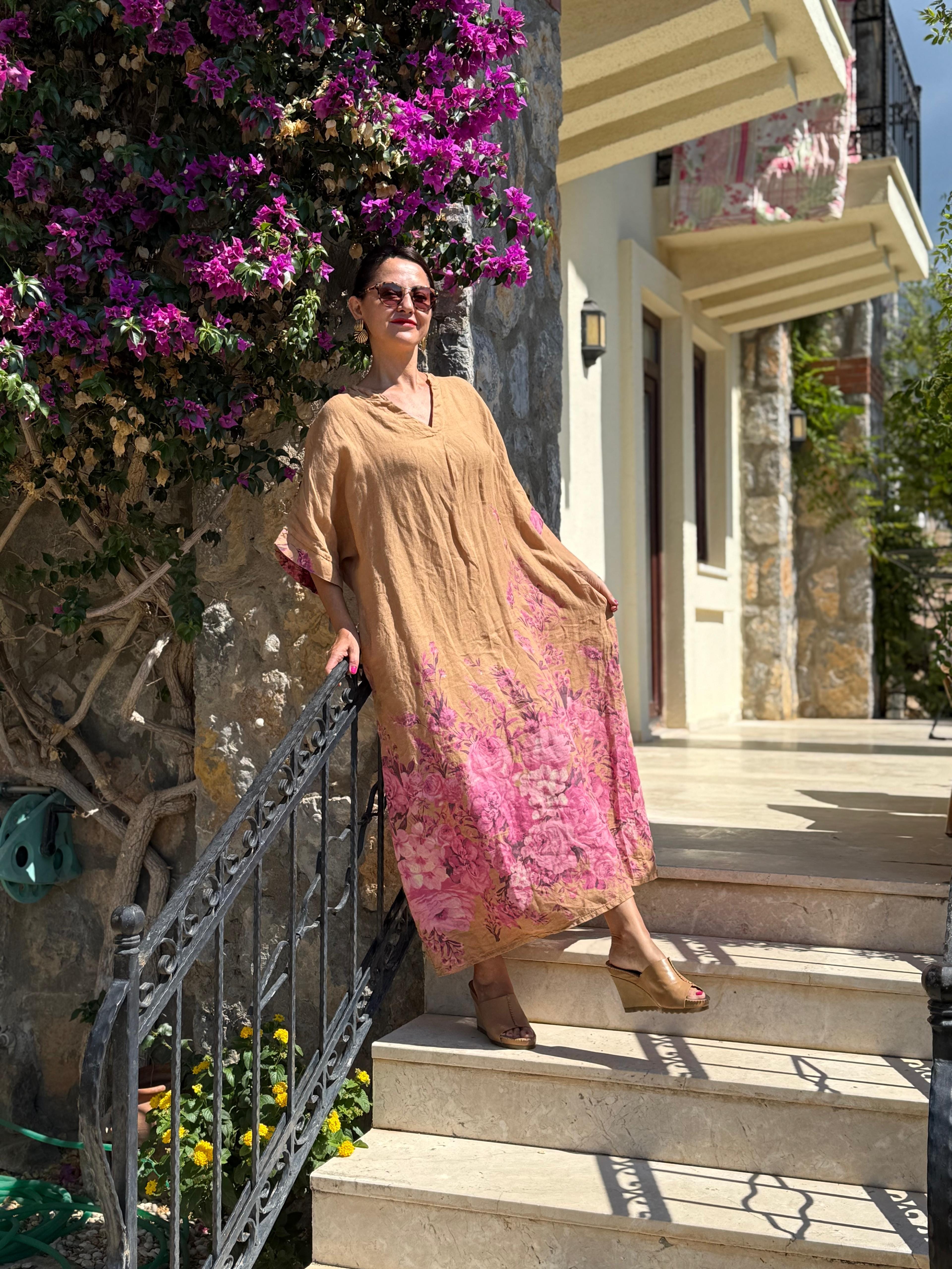 YG205050 İtalyan V Yaka Çiçekli Keten Elbise Camel