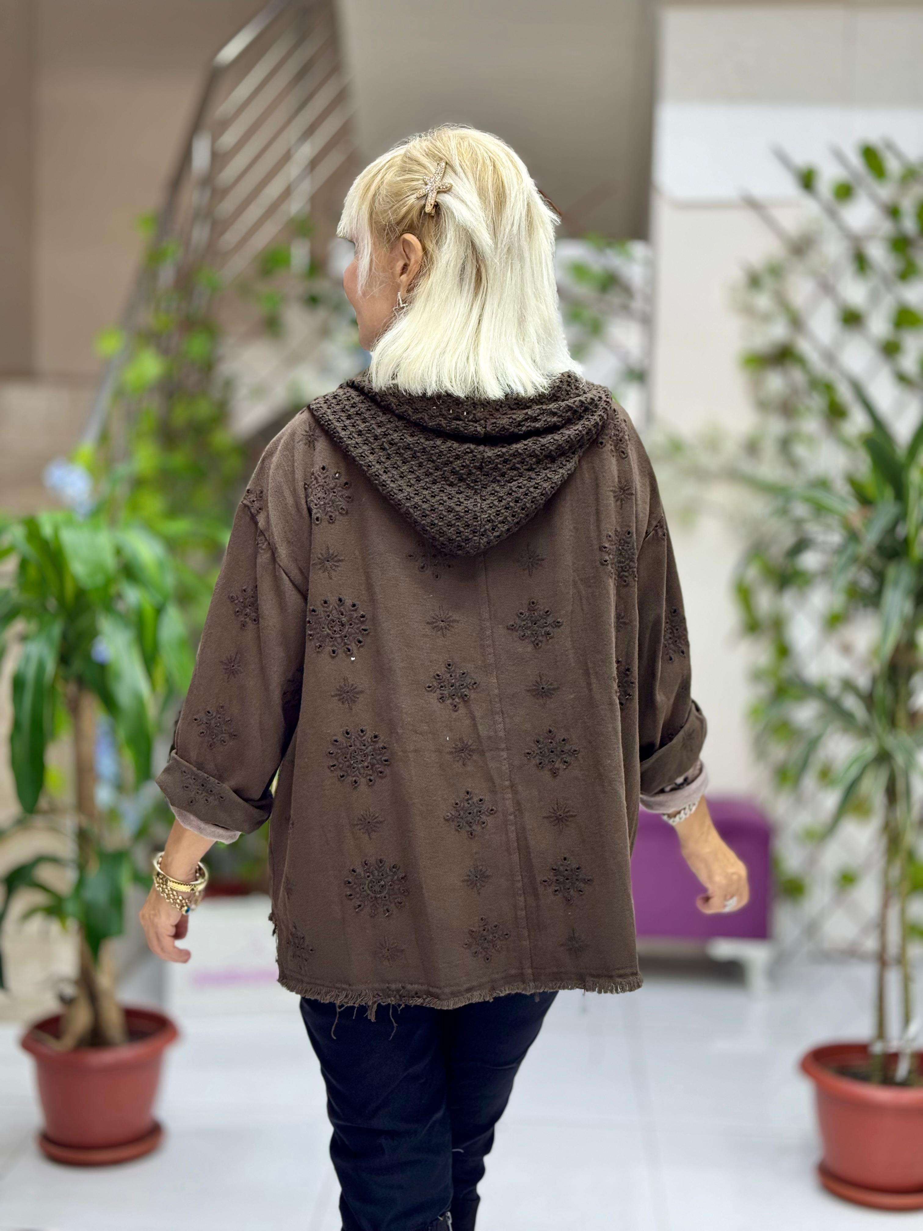 YG25068 Kapişonlu Güpürlü Düğmeli İtalyan Kot Ceket Kahverengi