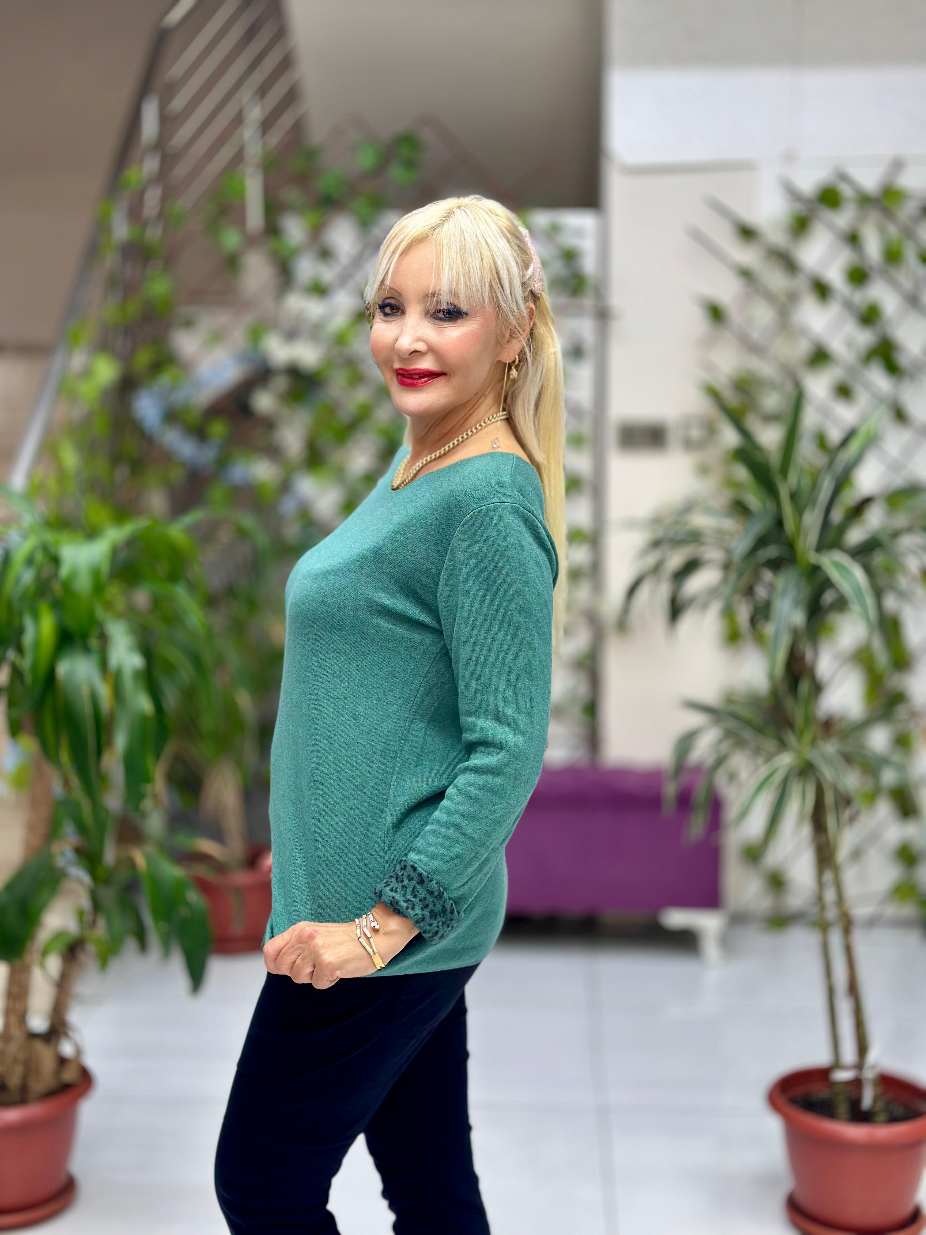 NC218181 İçi Leoparlı Yuvarlak Yaka Triko Büyük Kalıp Bluz Acı Yeşil