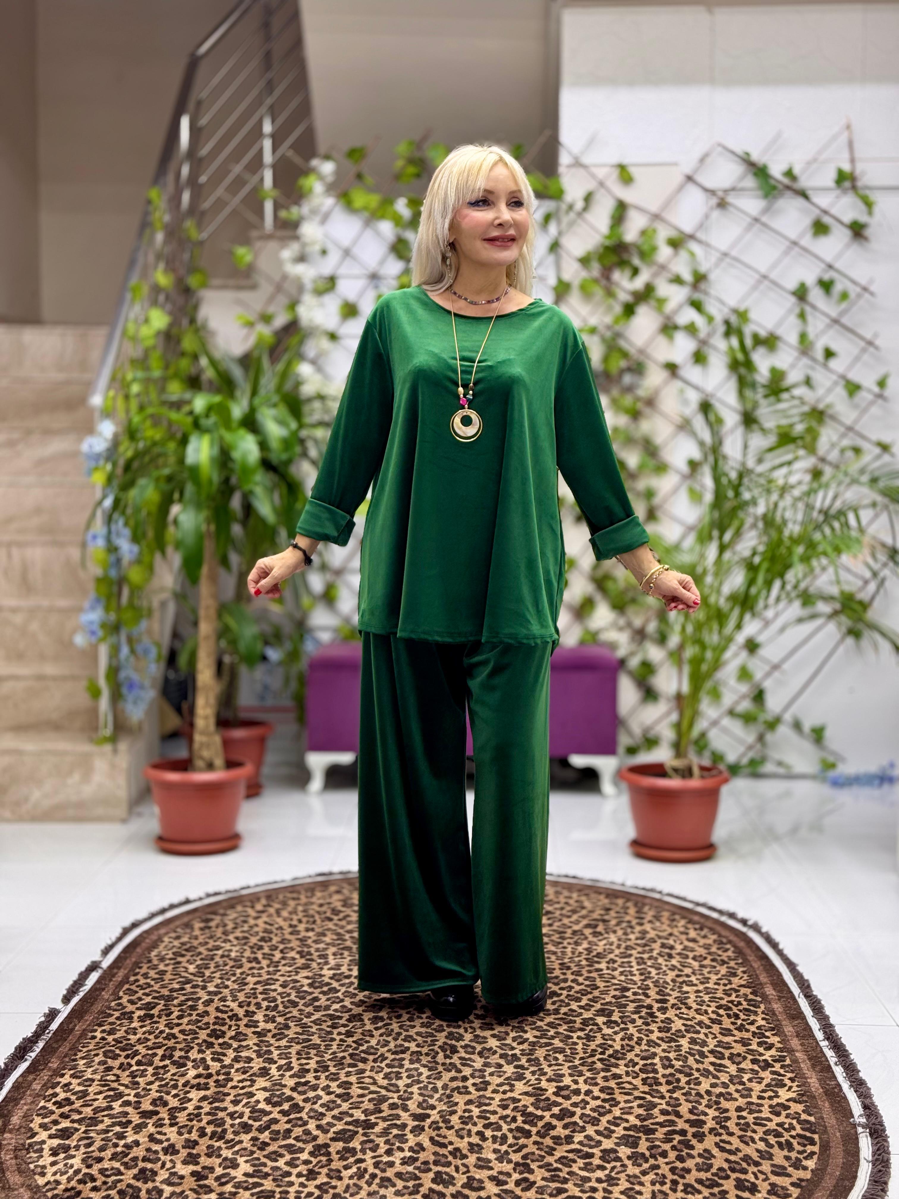 YG2404 Kolyeli Basic Fitilsiz İtalyan Kadife Takım Zümrüt