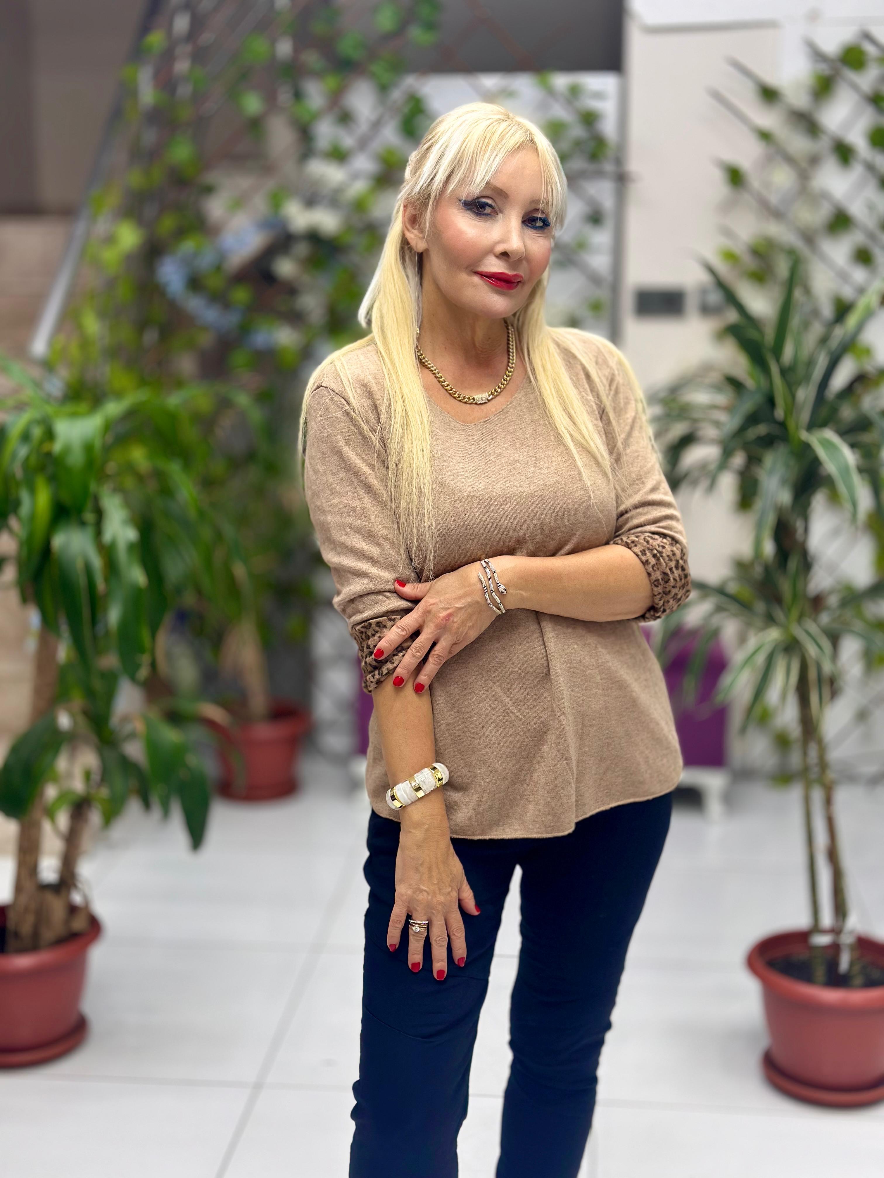 NC1202 İçi Leoparlı Yuvarlak Yaka Triko Küçük Kalıp Bluz Camel