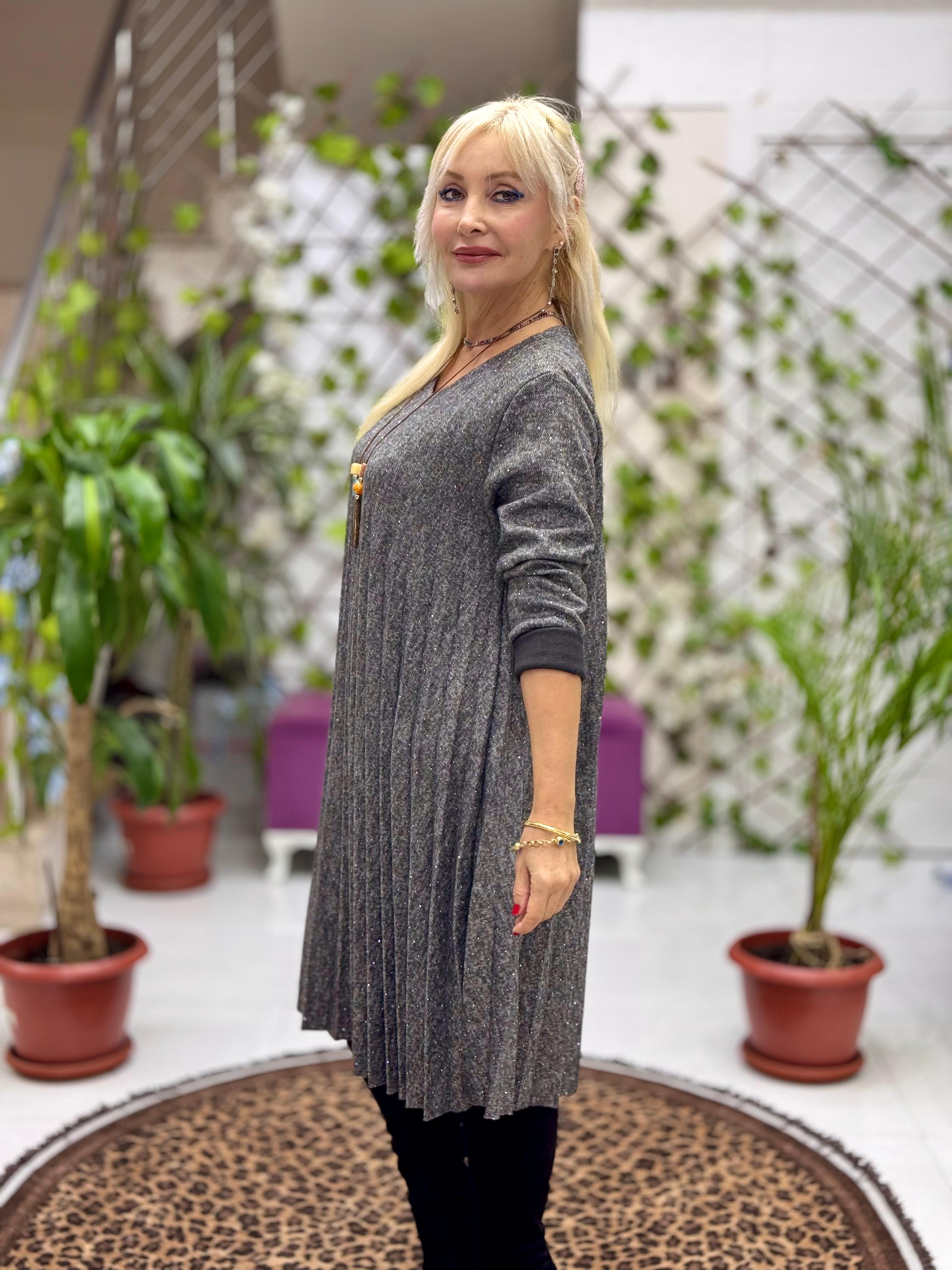 NC21419 Kolyeli Taşlı Pileli İtalyan Triko Elbise Gri