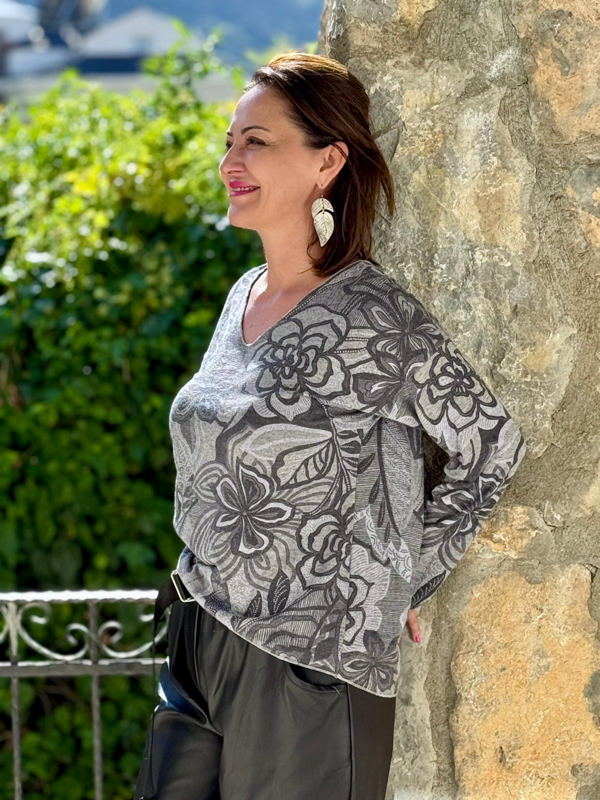 YG7036 Çiçek Desenli V Yaka İtalyan Triko Bluz Gri