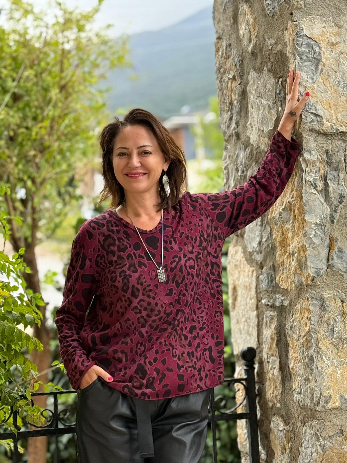 YG5710 Leopar Desenli V Yaka Uzun Kollu İtalyan Triko Bluz Vişne