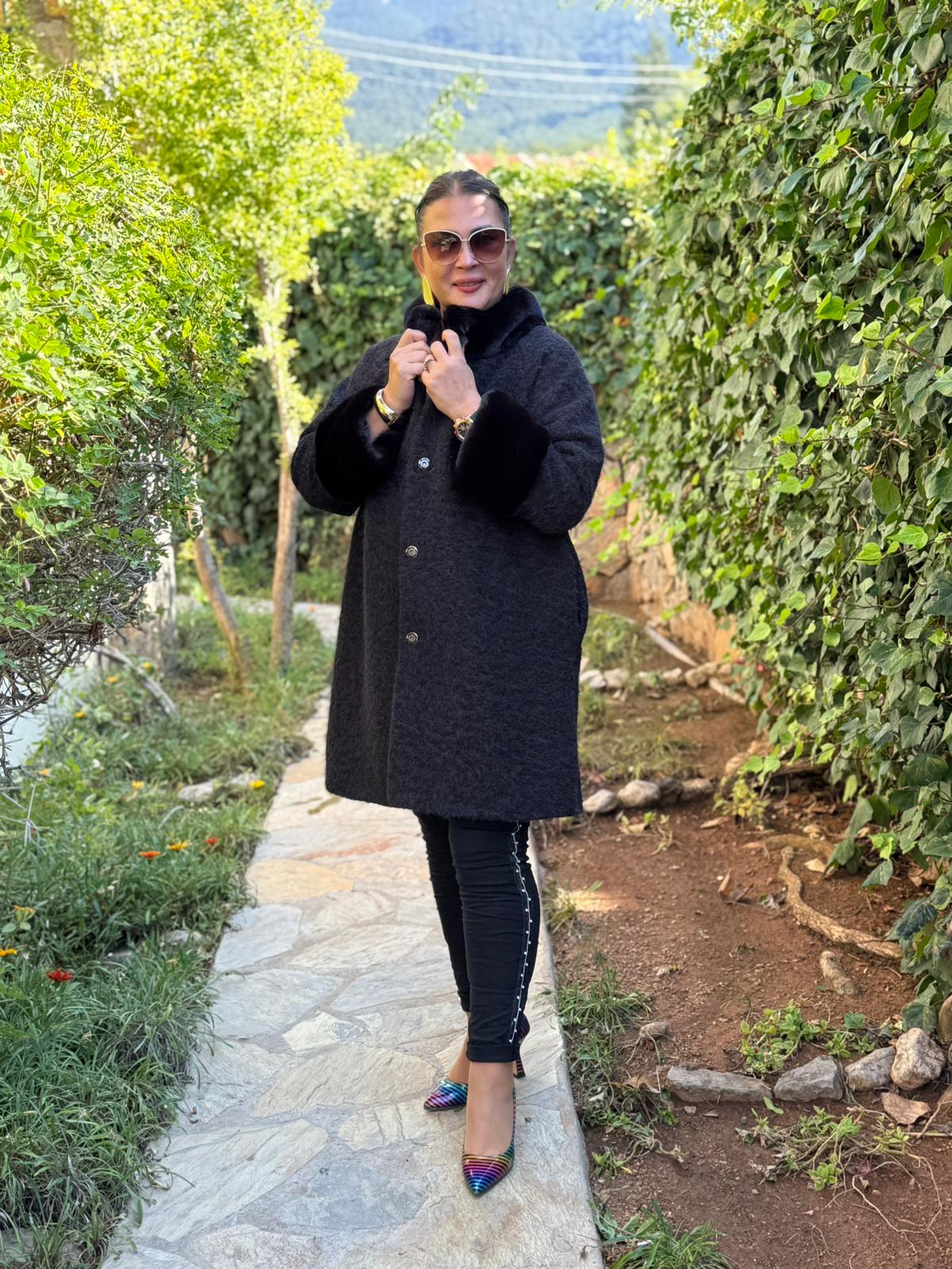 N2238 Abrigo Napa Leopardo Cremallera Negro