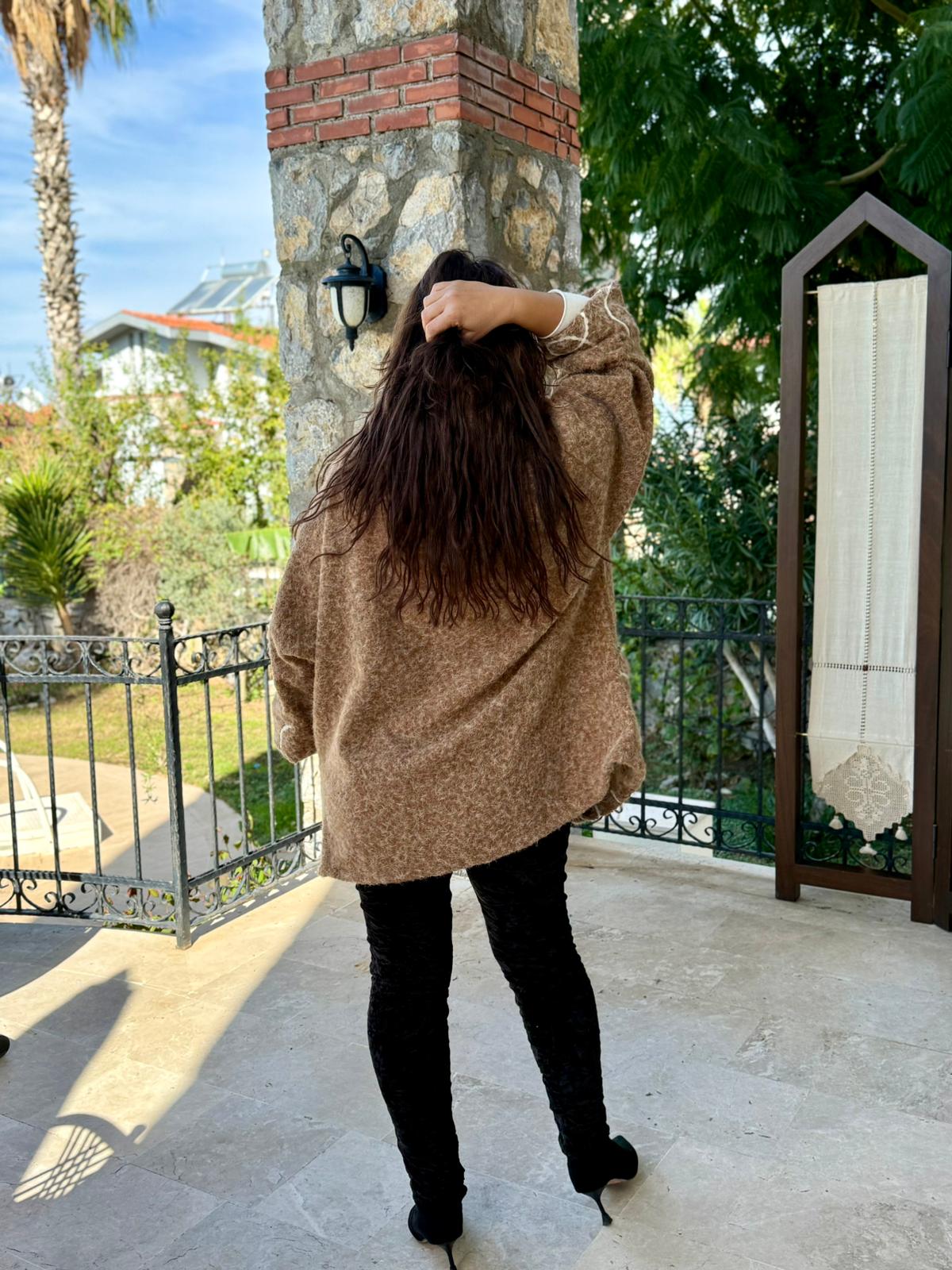 YG89052 Degaje Yaka Üstten Kapamalı Cepli İtalyan Keçe Kaban Camel